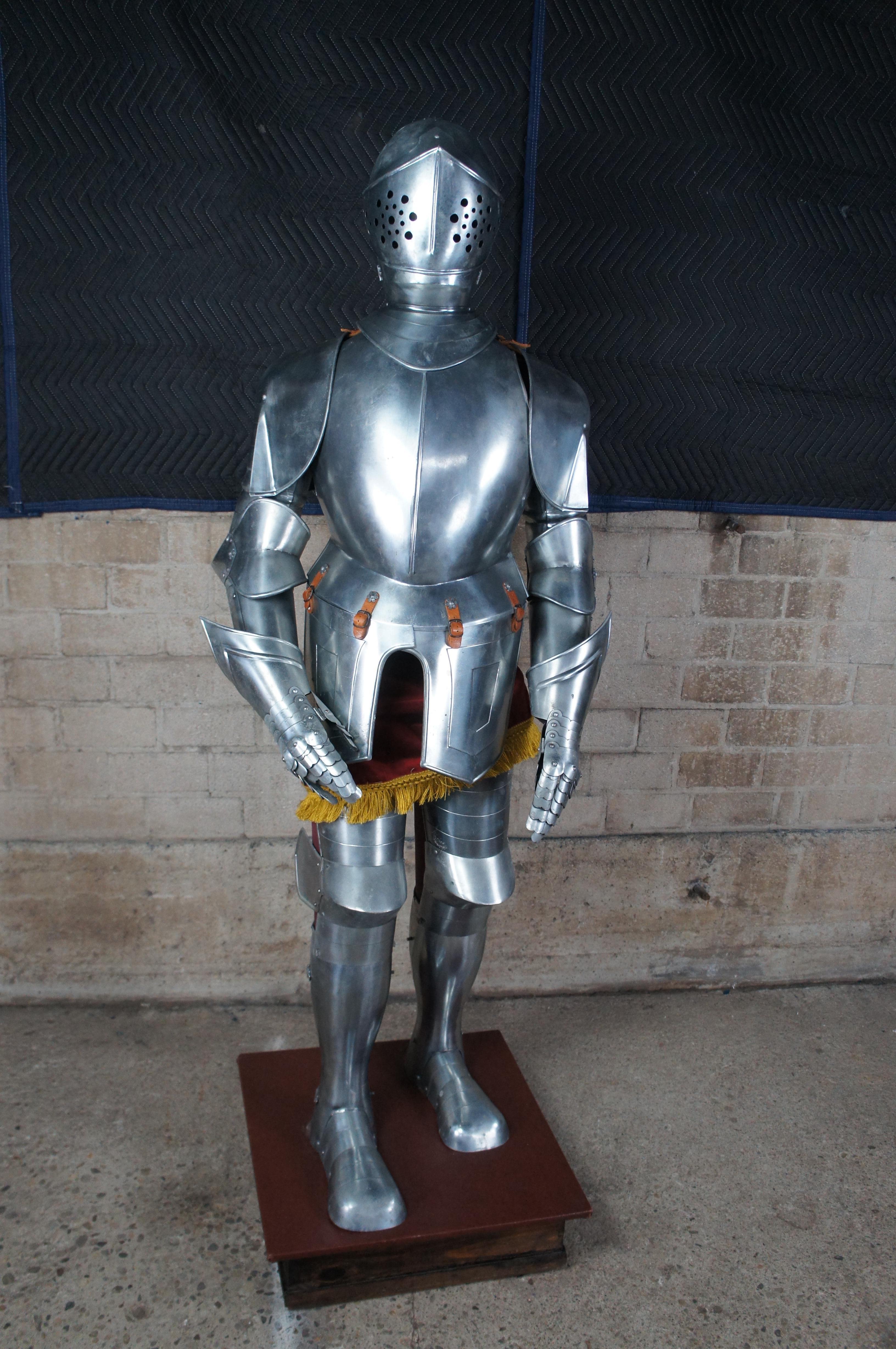 Statue de chevalier en armure médiévale à taille réelle, style espagnol du 16ème siècle Sculpture en vente 4
