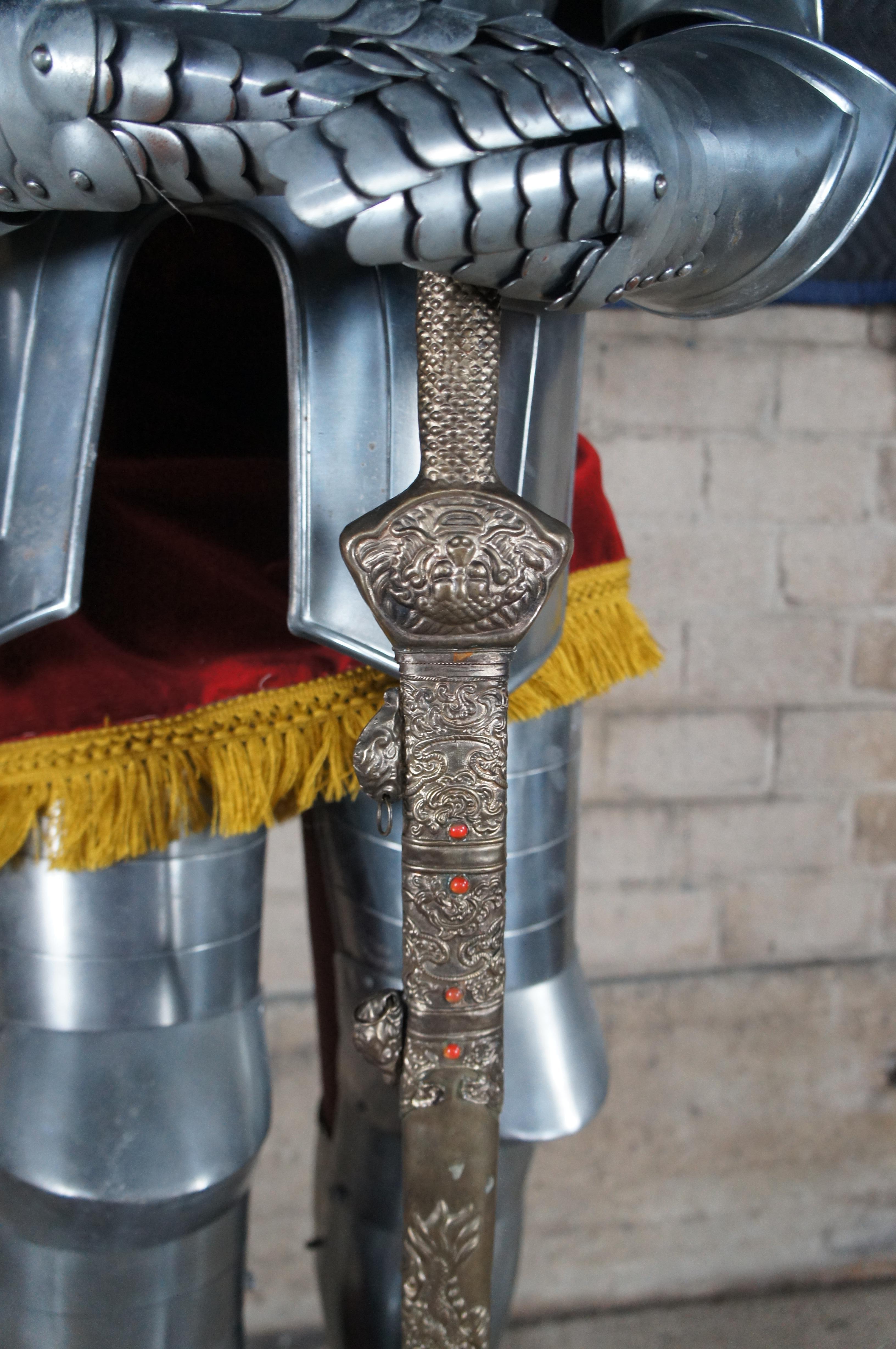 Statue de chevalier en armure médiévale à taille réelle, style espagnol du 16ème siècle Sculpture en vente 1