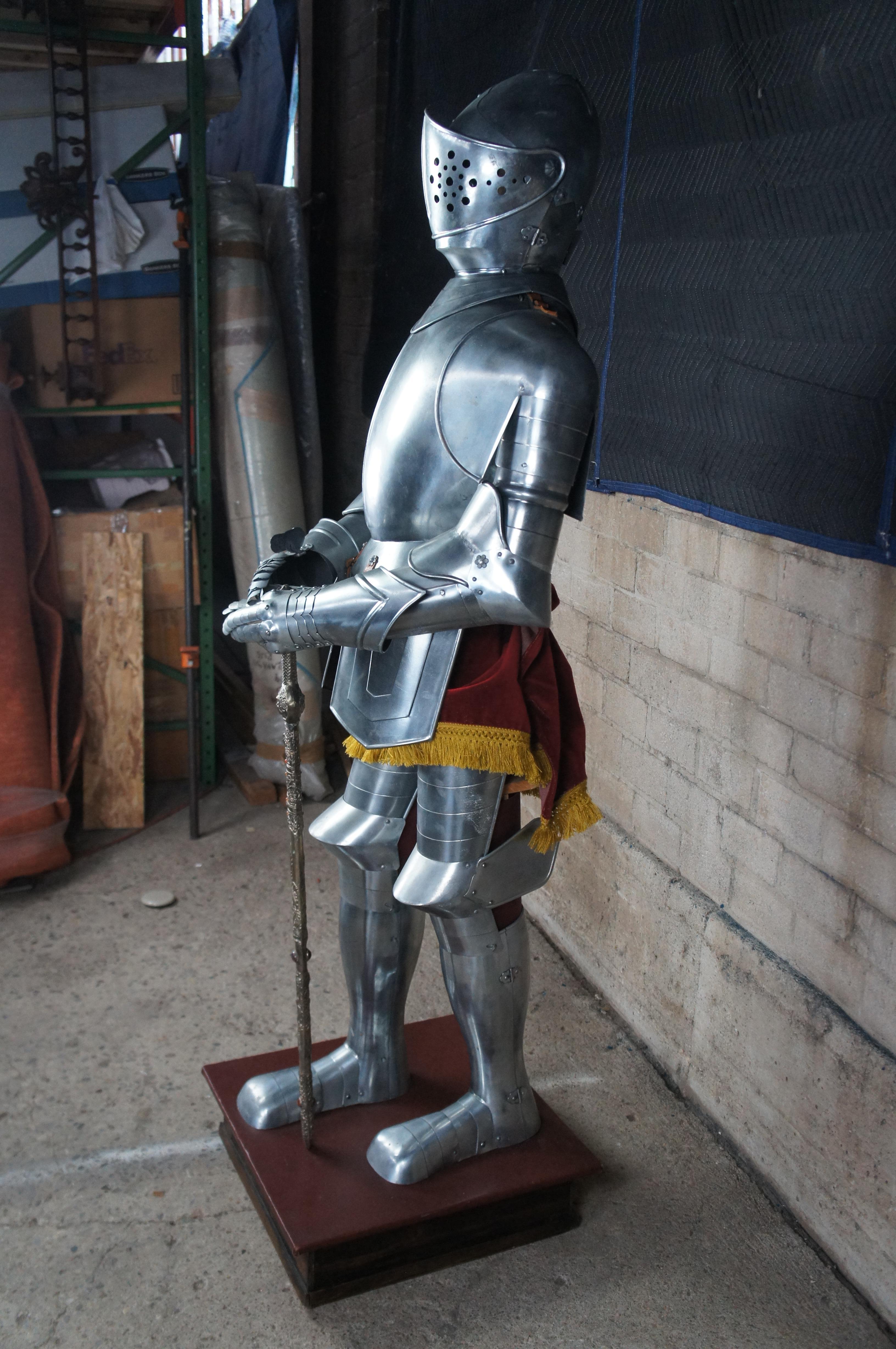 Statue de chevalier en armure médiévale à taille réelle, style espagnol du 16ème siècle Sculpture en vente 3