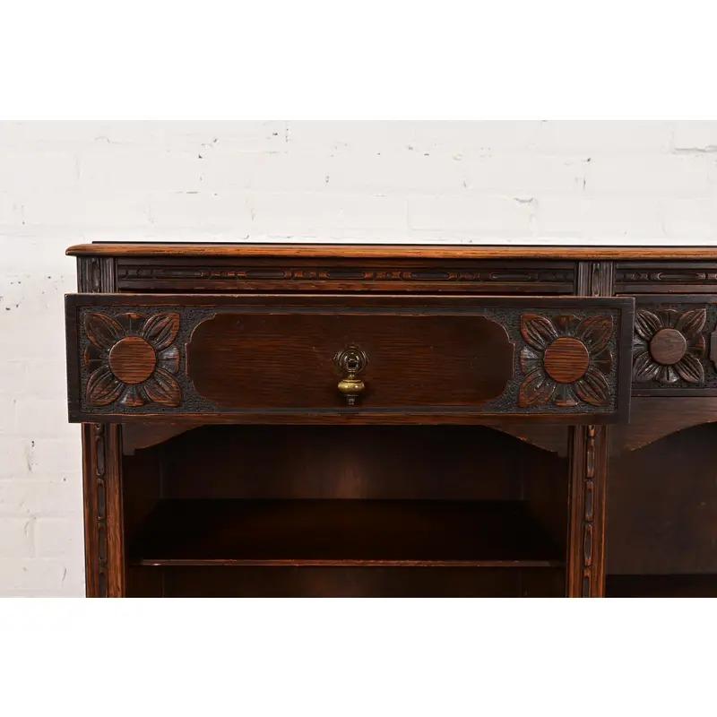 Lifetime Antike Arts & Crafts geschnitzt Eiche Doppel Bücherregal, CIRCA 1900 im Angebot 1