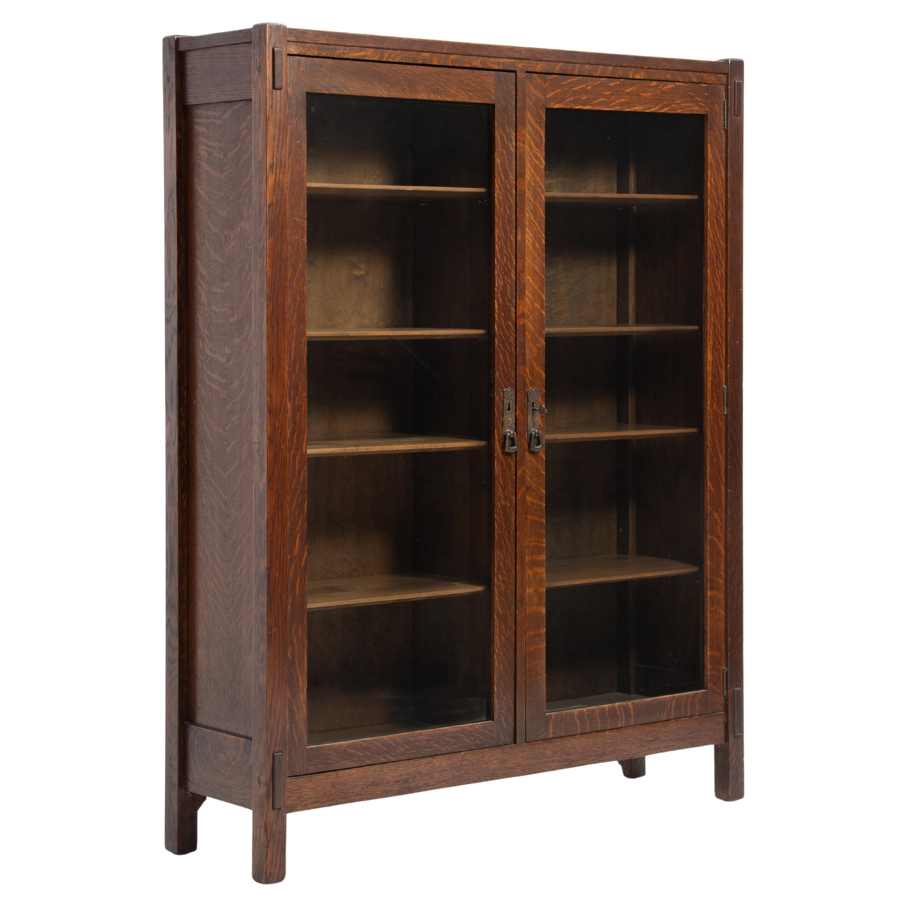 Lifetime Arts & Crafts Mission Oak Bookcase Pegged Through Tenon Original Finish (Bibliothèque en chêne à tenons et mortaises) en vente