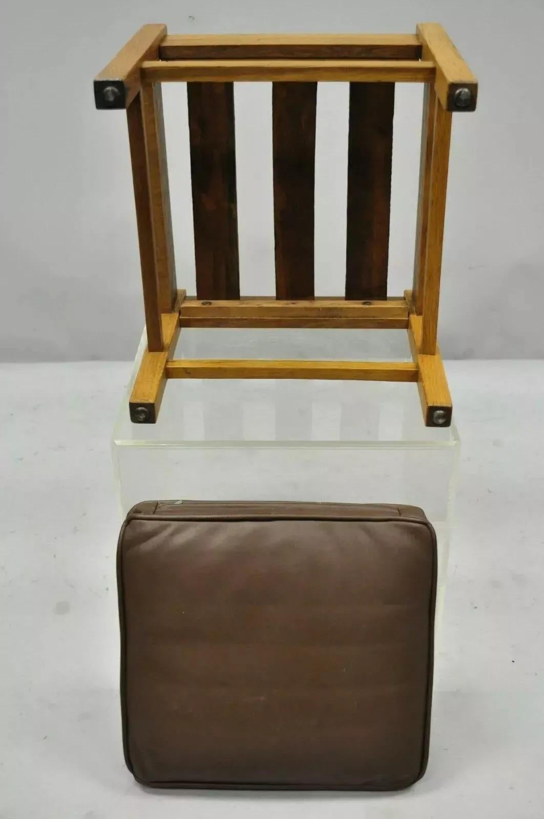 Lifetime Furniture 403 Mission Oak Arts & Crafts, sgabello in pelle, poggiapiedi. In condizioni buone in vendita a Philadelphia, PA