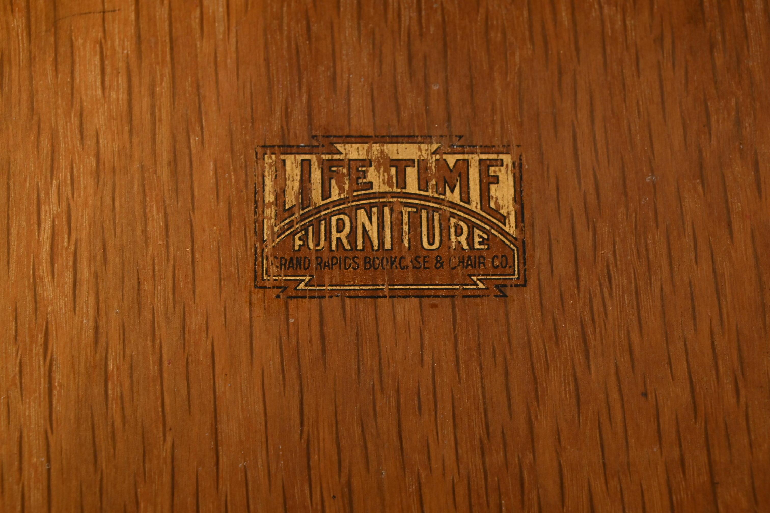 Lifetime Furniture Escritorio Mission Arts & Crafts de roble con estanterías empotradas en venta 3