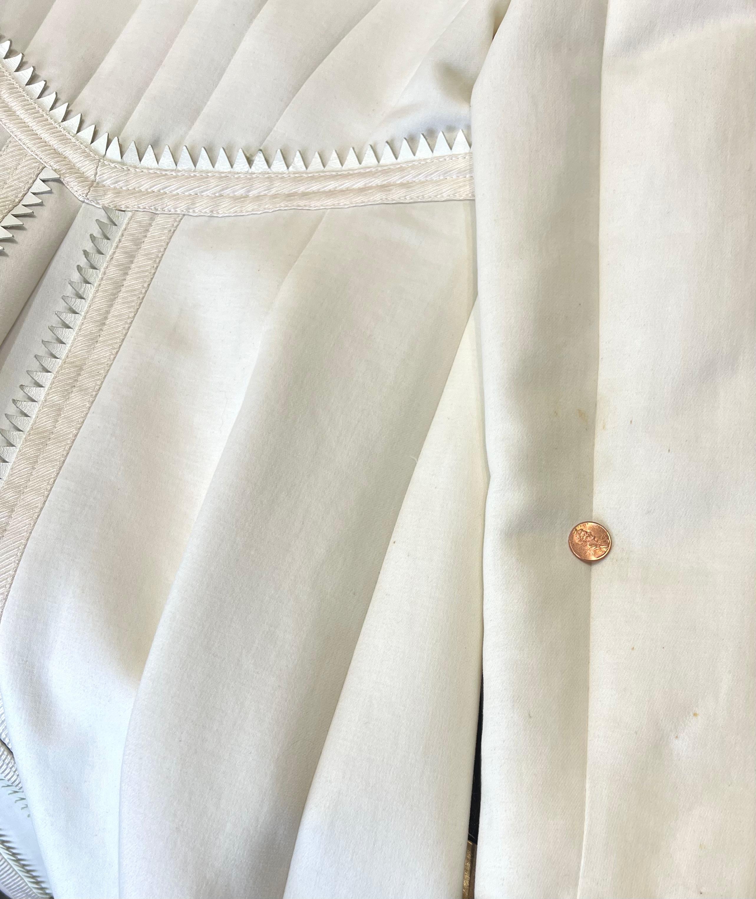 Lifetime Gianni Versace Couture 1990's Elfenbeinfarbener Wollmantel mit Lederbesatz im Angebot 7