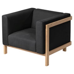 LIFT – Minimalist Lounge Chair in Solid Ash Wood and Anthracite Fabric Seat