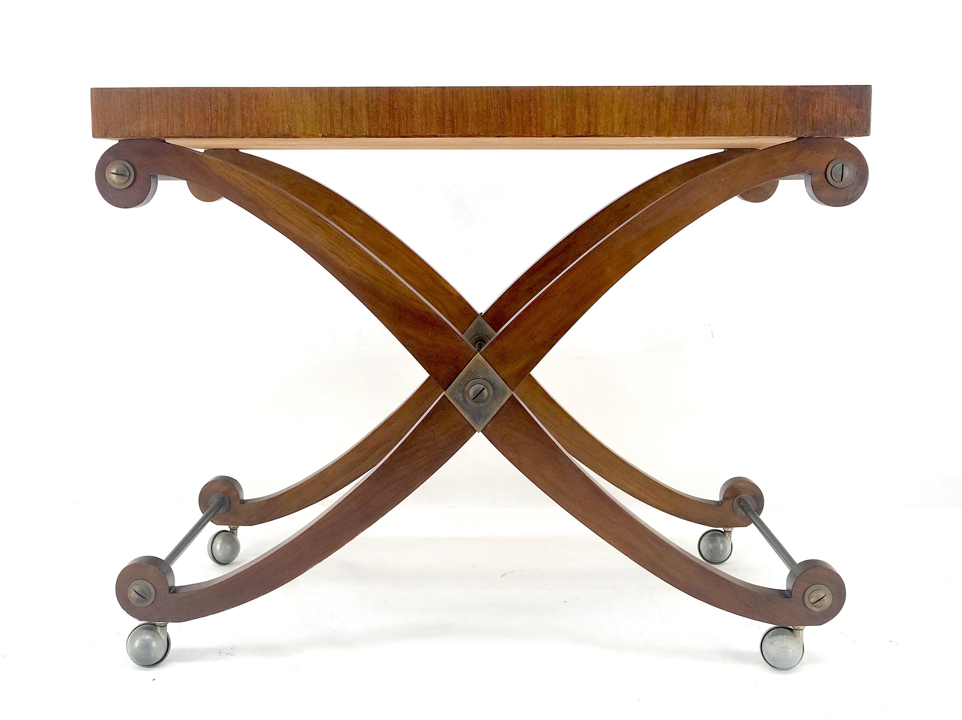 Mid-Century moderno Carrello da portata con base a X Eleg con piano di appoggio a due toni e ruote MINT in vendita