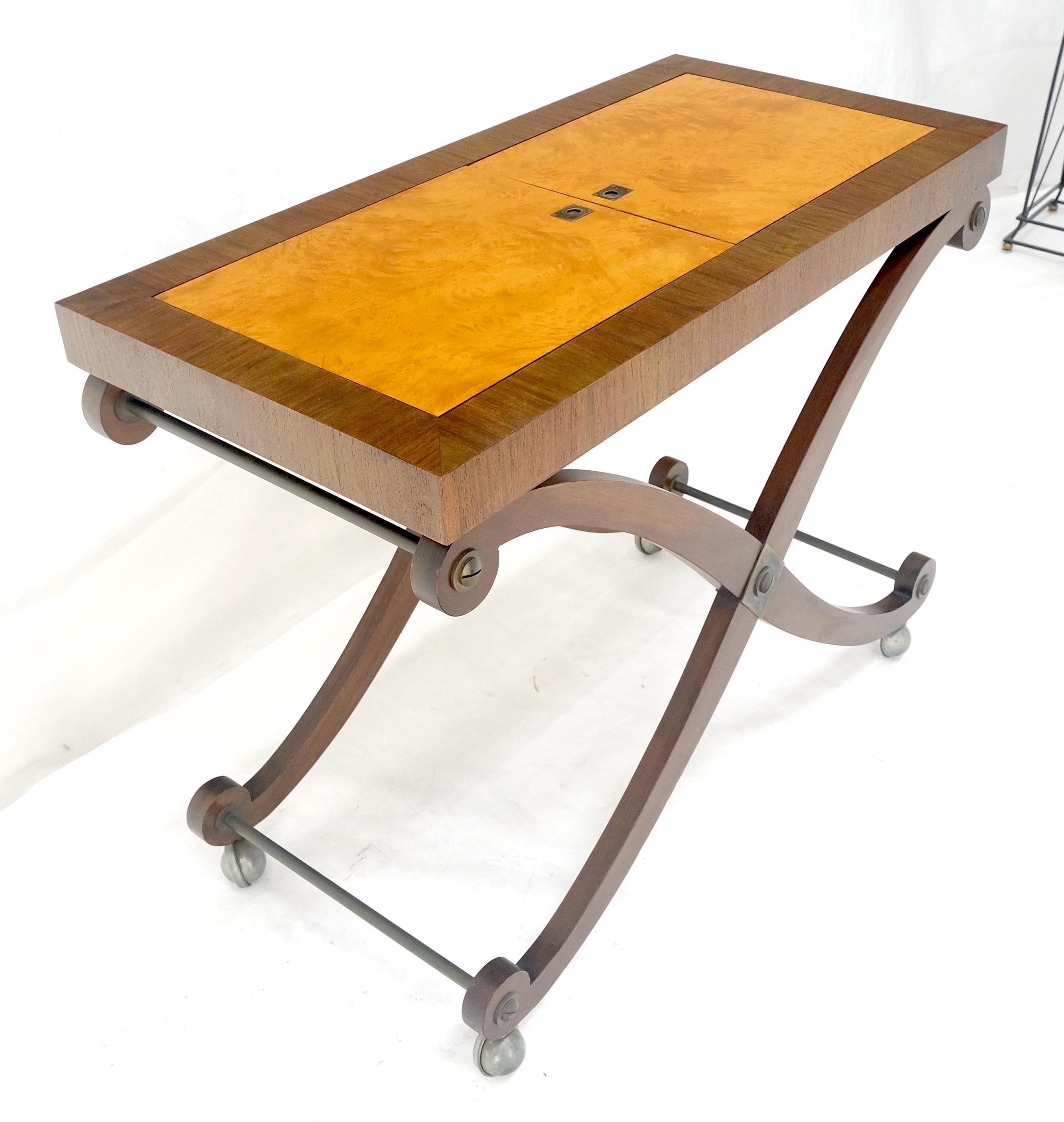 Carrello da portata con base a X Eleg con piano di appoggio a due toni e ruote MINT in vendita 1