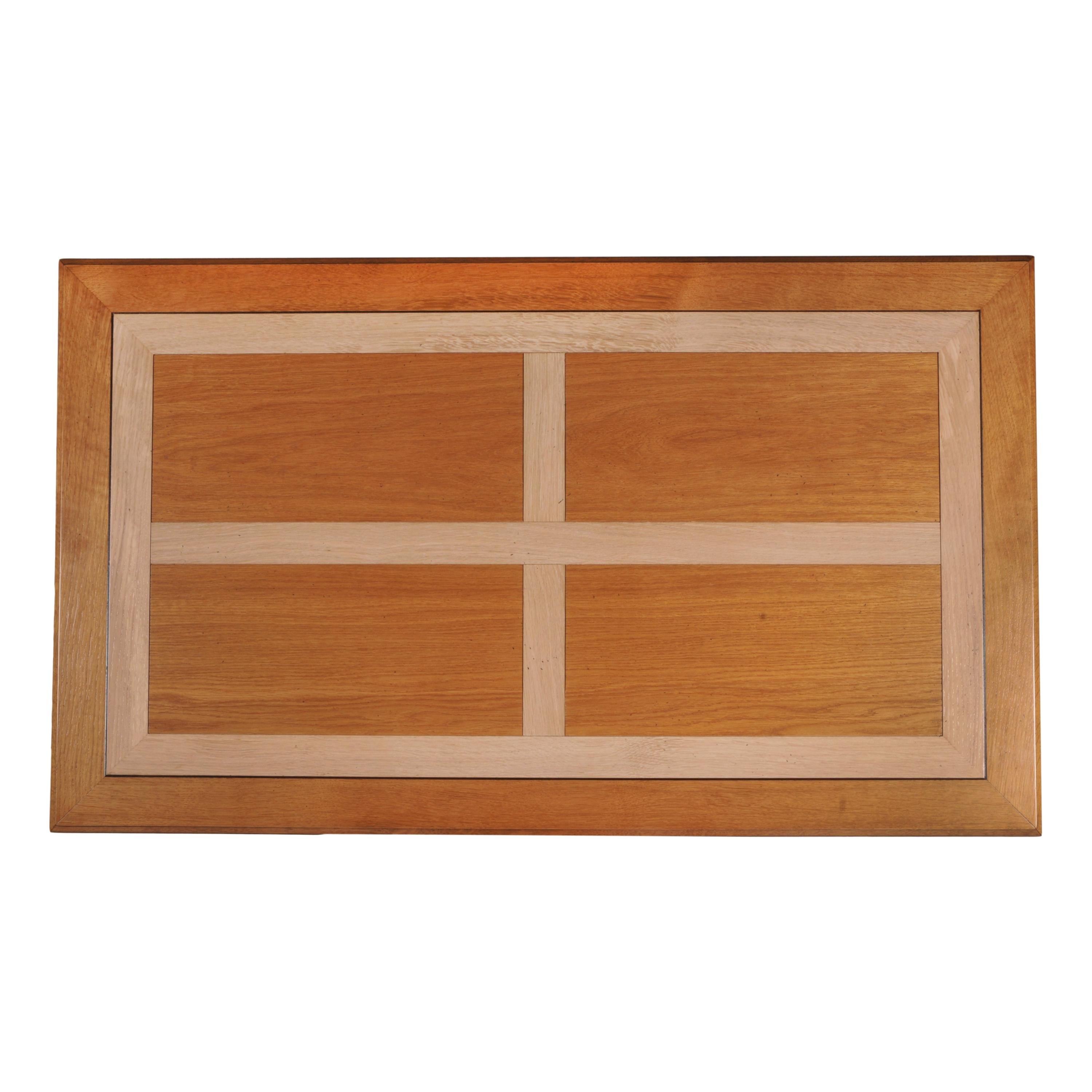 Table basse relevable de style provincial français pour les dîneurs TV en bois de chêne massif en vente 1