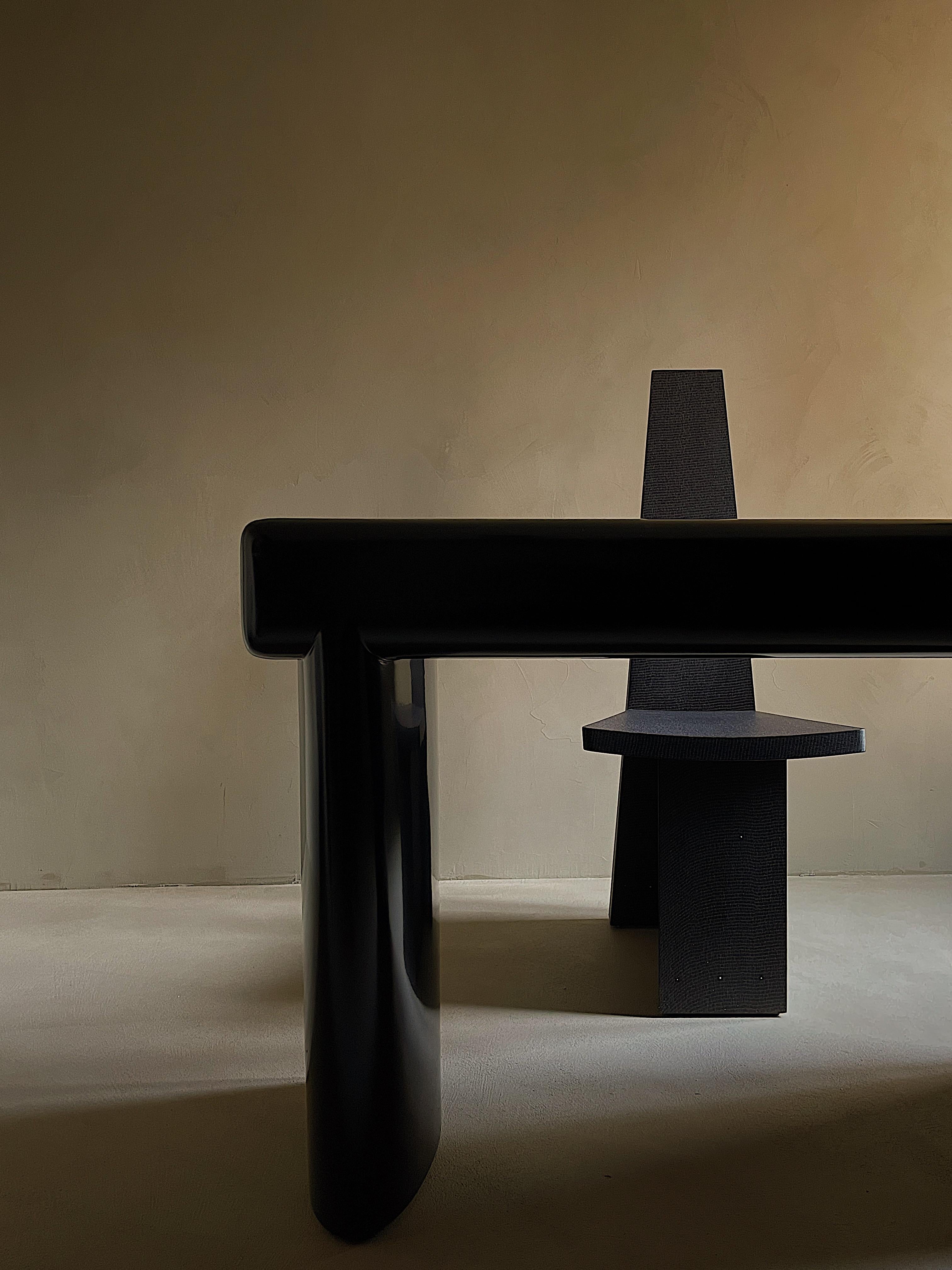 Contemporary Lifting Desk by Karstudio