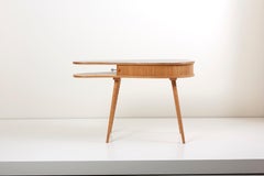 Leichter Damenschreibtisch oder Eitelkeitsschrank mit Rolltür aus den 1950er Jahren:: Eduard Ludwig zugeschrieben