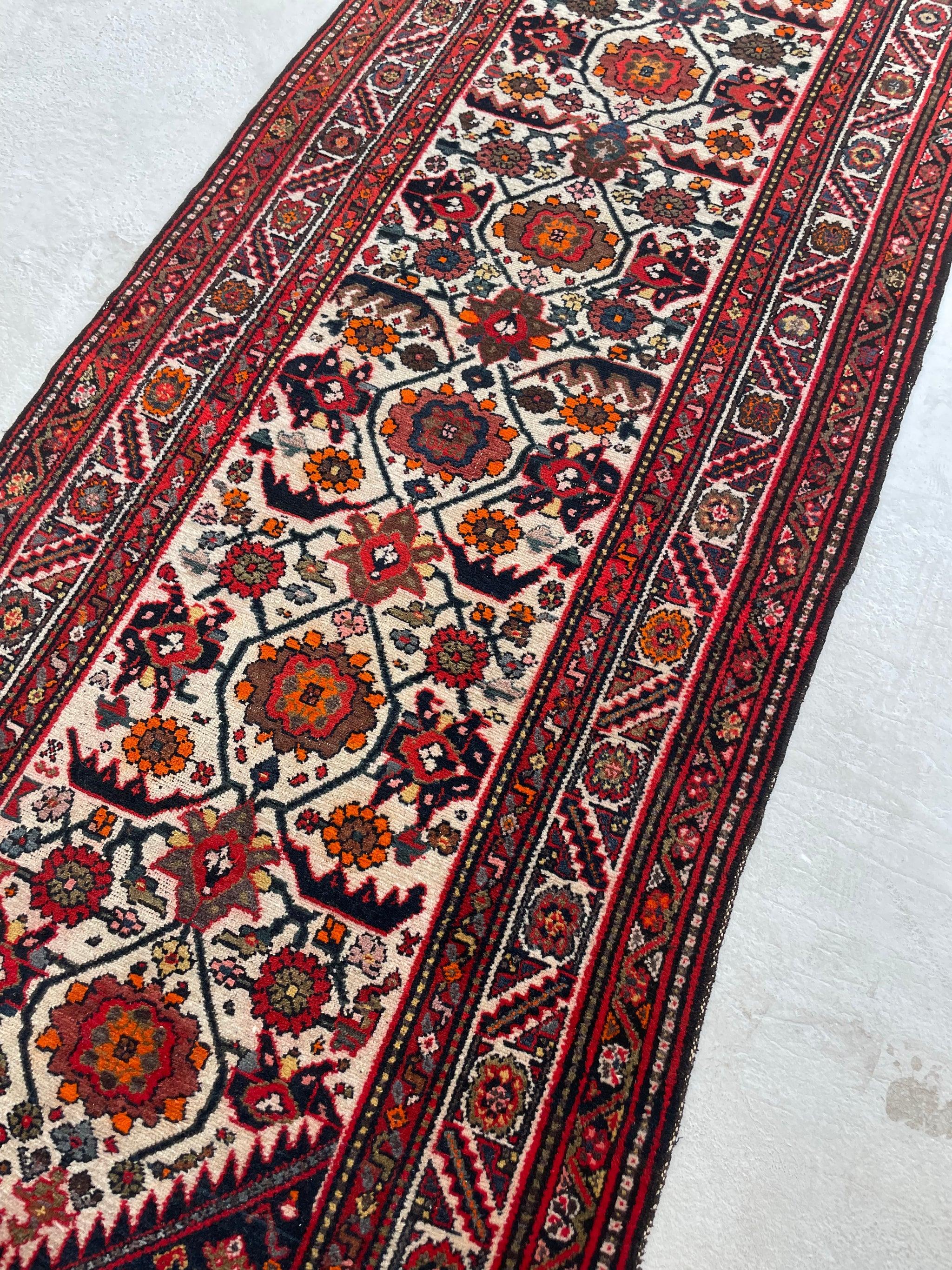 Light & Airy Antique Runner with Eggshell, Ivory & Beige Colors & More, c.1940's For Sale 8