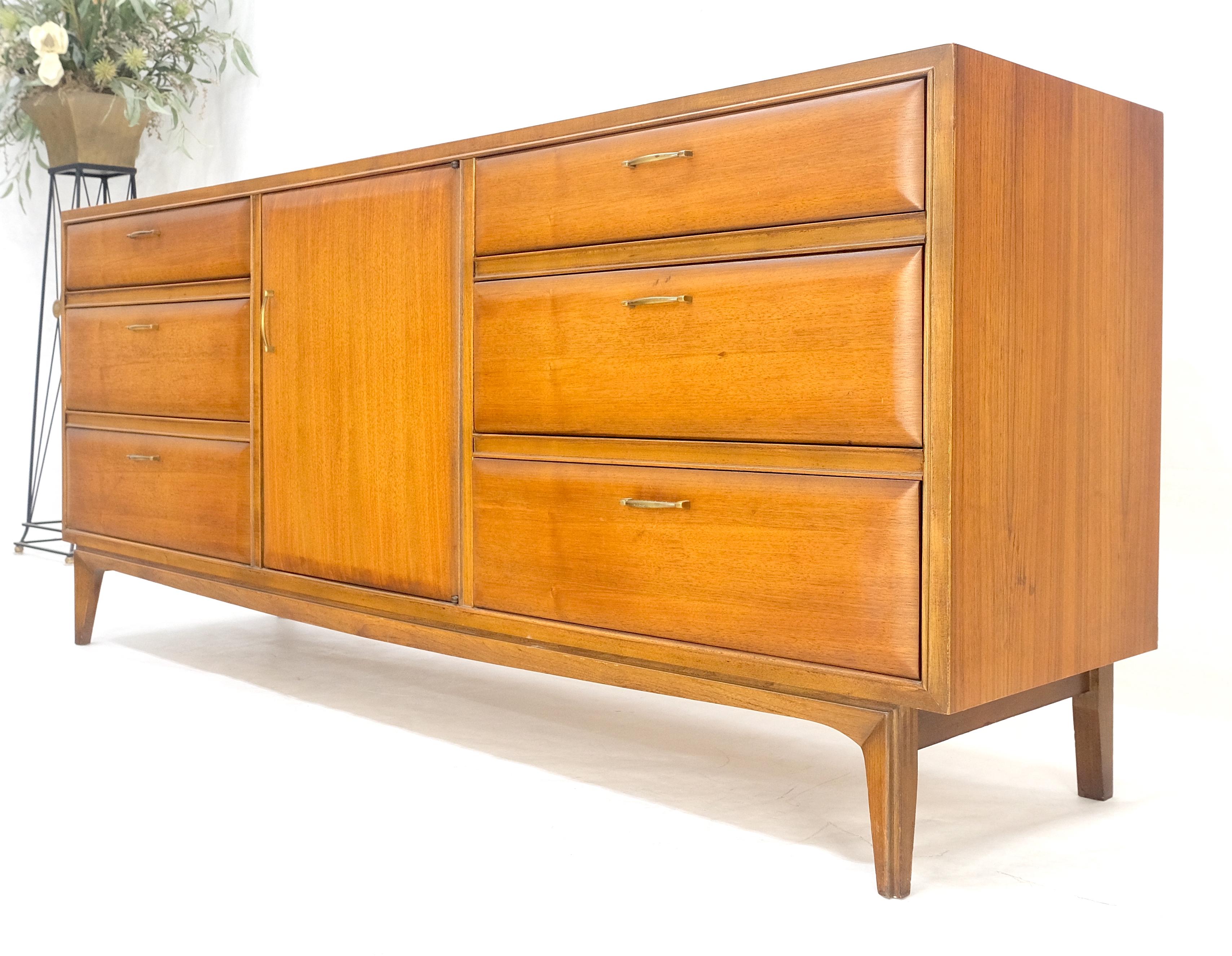 Light American Walnut 9 Drawers Sculptural Protruding Rounded Drawers Faces MINT For Sale 5