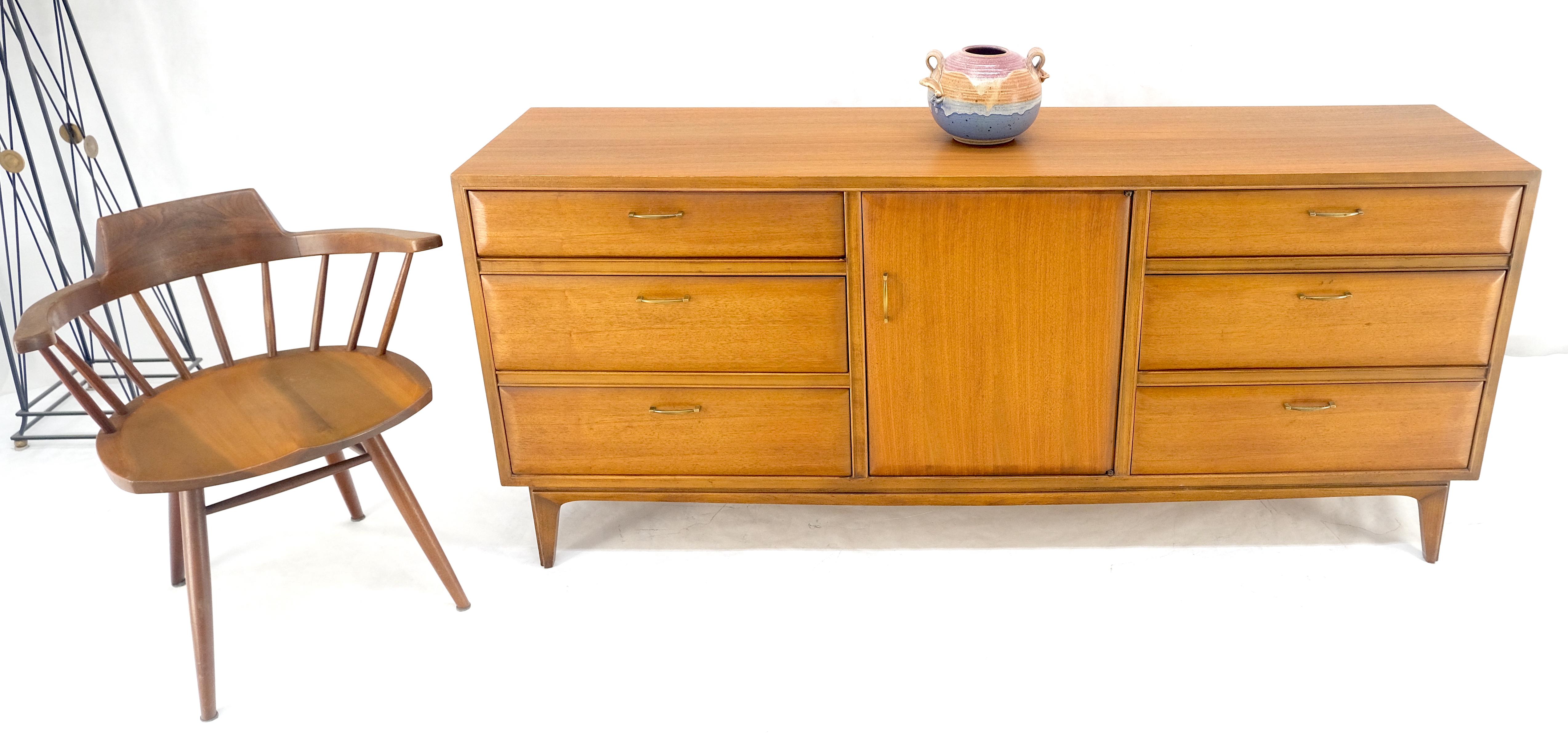 Light American Walnut 9 Drawers Sculptural Protruding Rounded Drawers Faces MINT For Sale 1