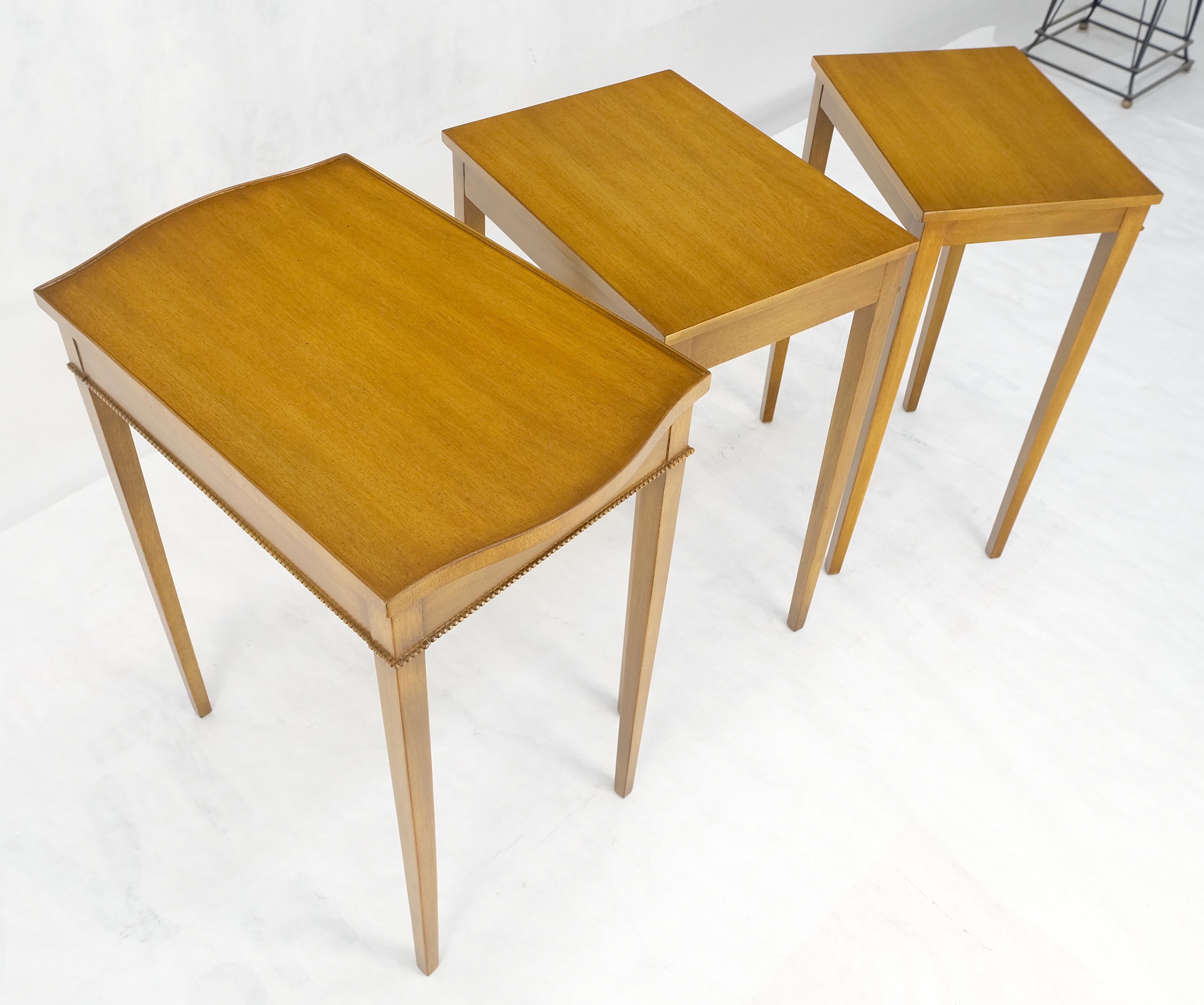Light American Walnut Gallery Top Tapered Legs Federal Set of 3 Nesting Tables For Sale 13