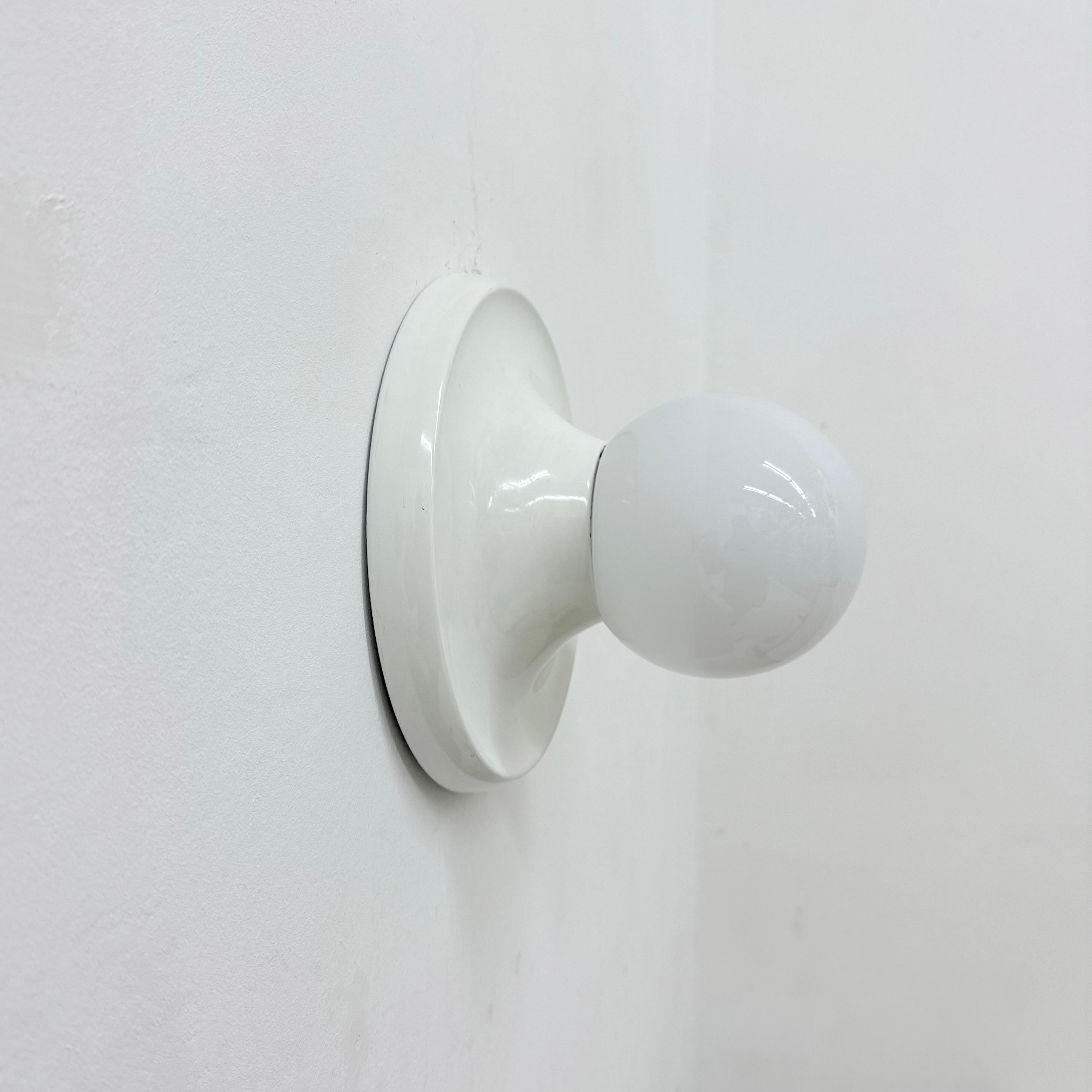 Aplique Light Ball de Achille Castiglioni para Flos, años 60 Italia Italiano en venta