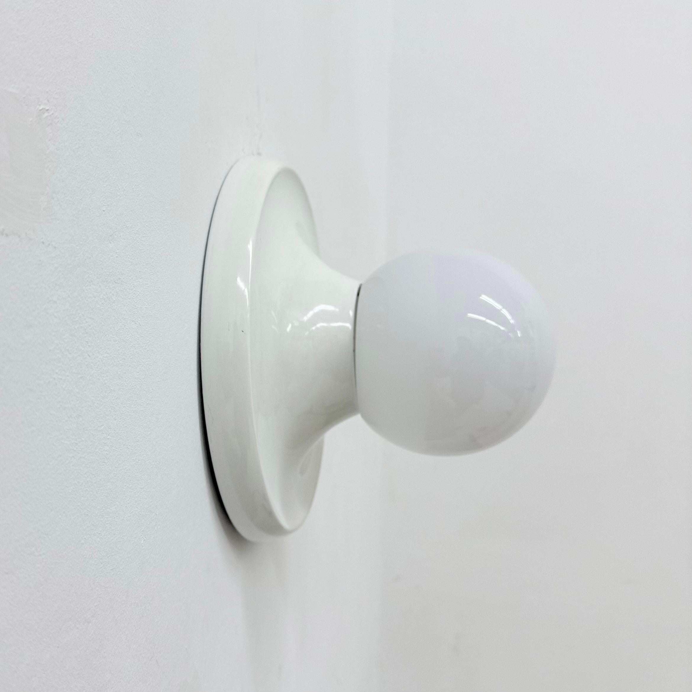 Aplique Light Ball de Achille Castiglioni para Flos, años 60 Italia en Bueno estado para la venta en Delft, NL