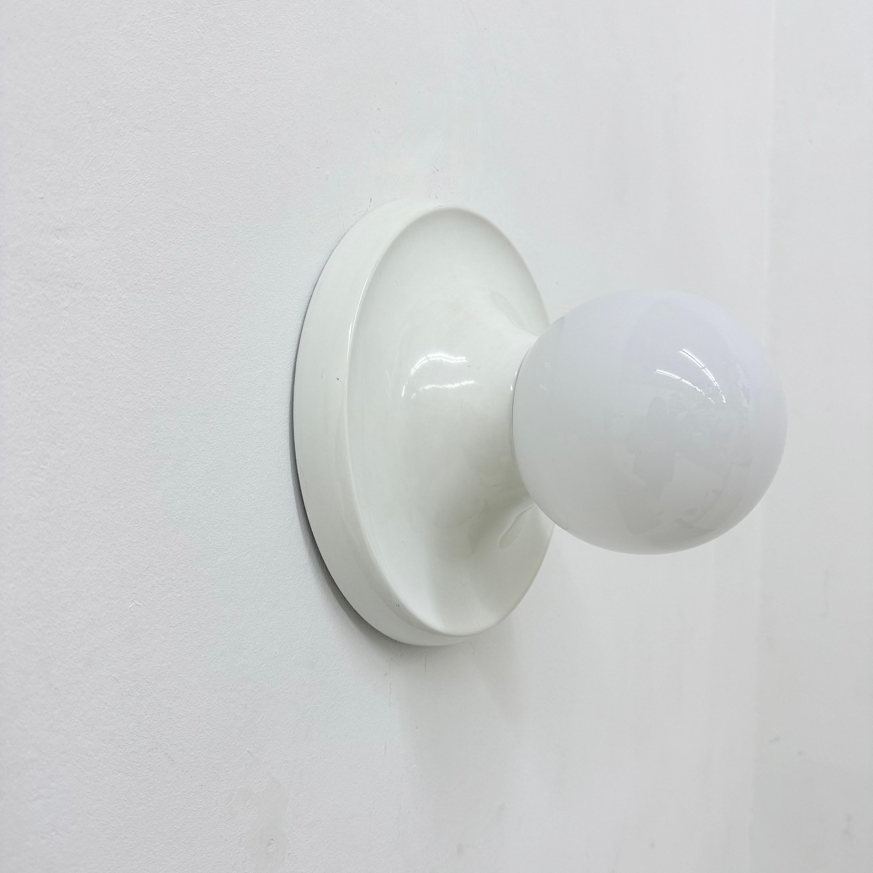 Aplique Light Ball de Achille Castiglioni para Flos, años 60 Italia Metal en venta