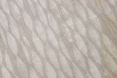 Moderner Teppich aus Wolle und Seide in Hellbeige mit geometrischem Muster