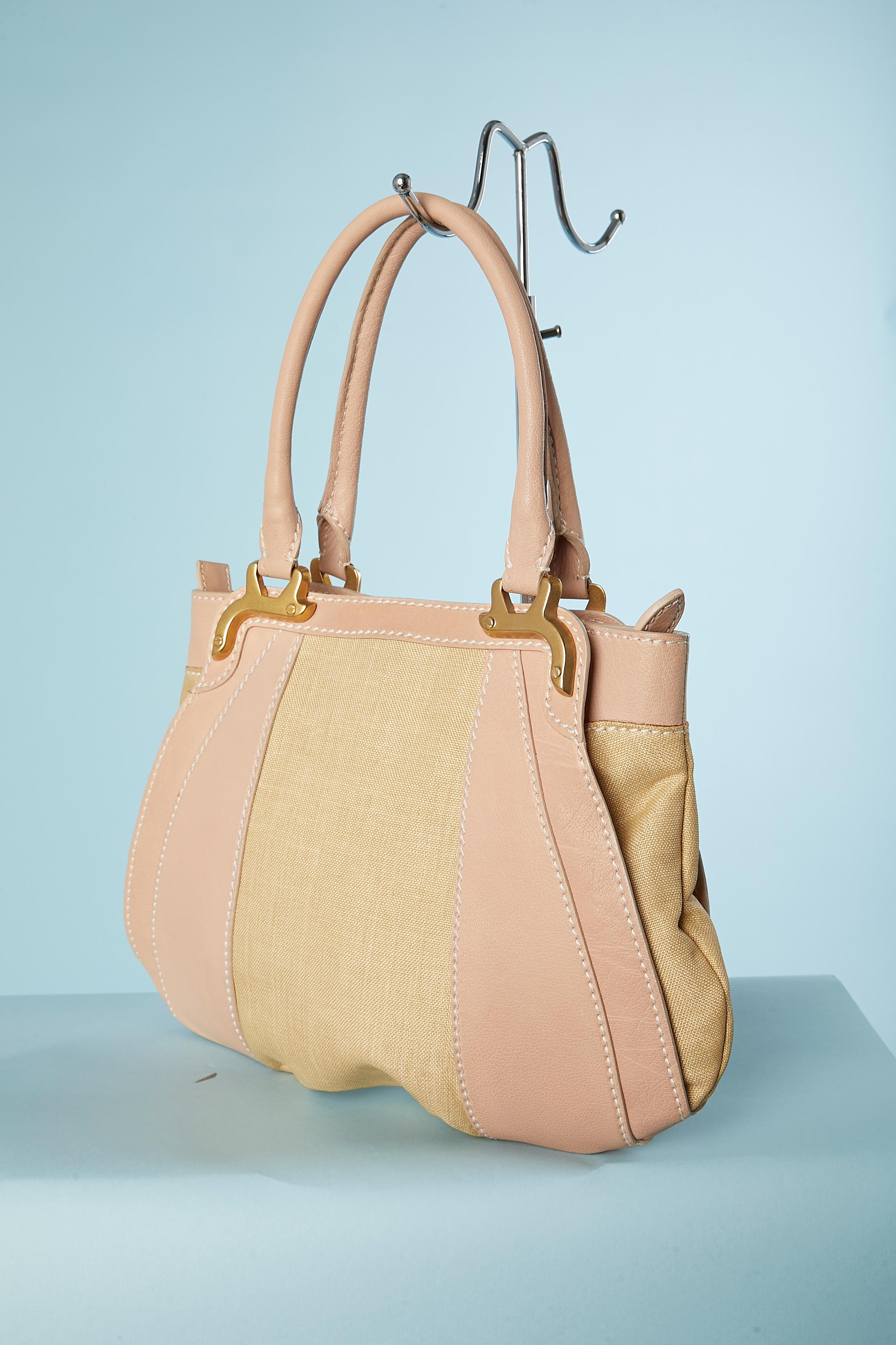 Beige Light beige straw, pink leather and organza flowers appliqué Valentino Garavani For Sale