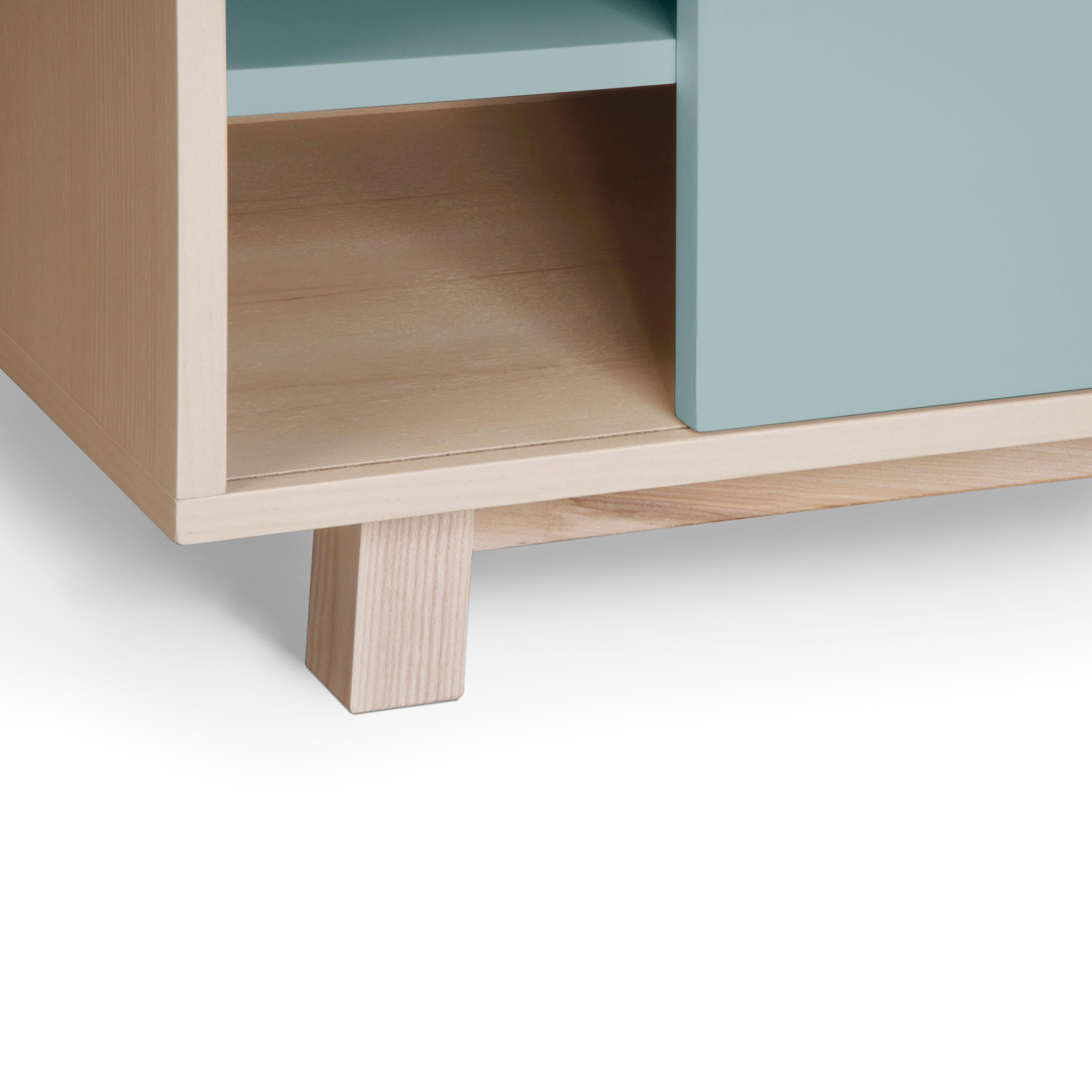 Meuble TV à 2 portes bleu-gris en bois de frêne, design Eric Gizard, Paris + 10 couleurs en vente 2
