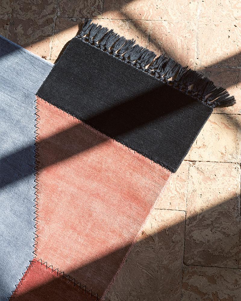 XXIe siècle et contemporain Tapis Twiggy 300 bleu clair par Mohebban en vente