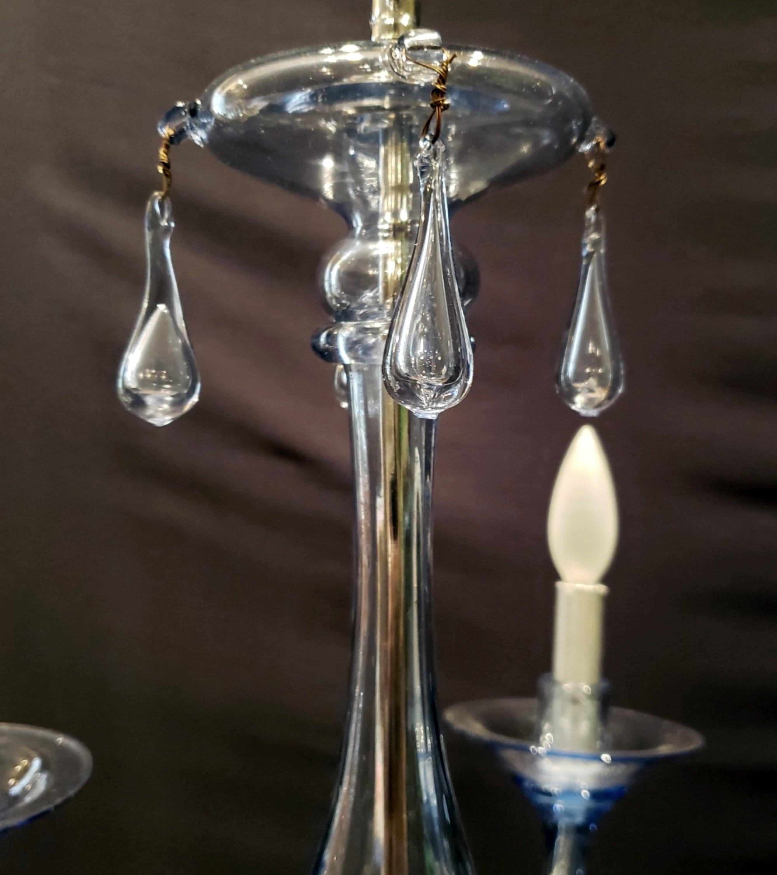 Italiano Lampadario in vetro di Murano a 4 bracci di colore blu chiaro in vendita