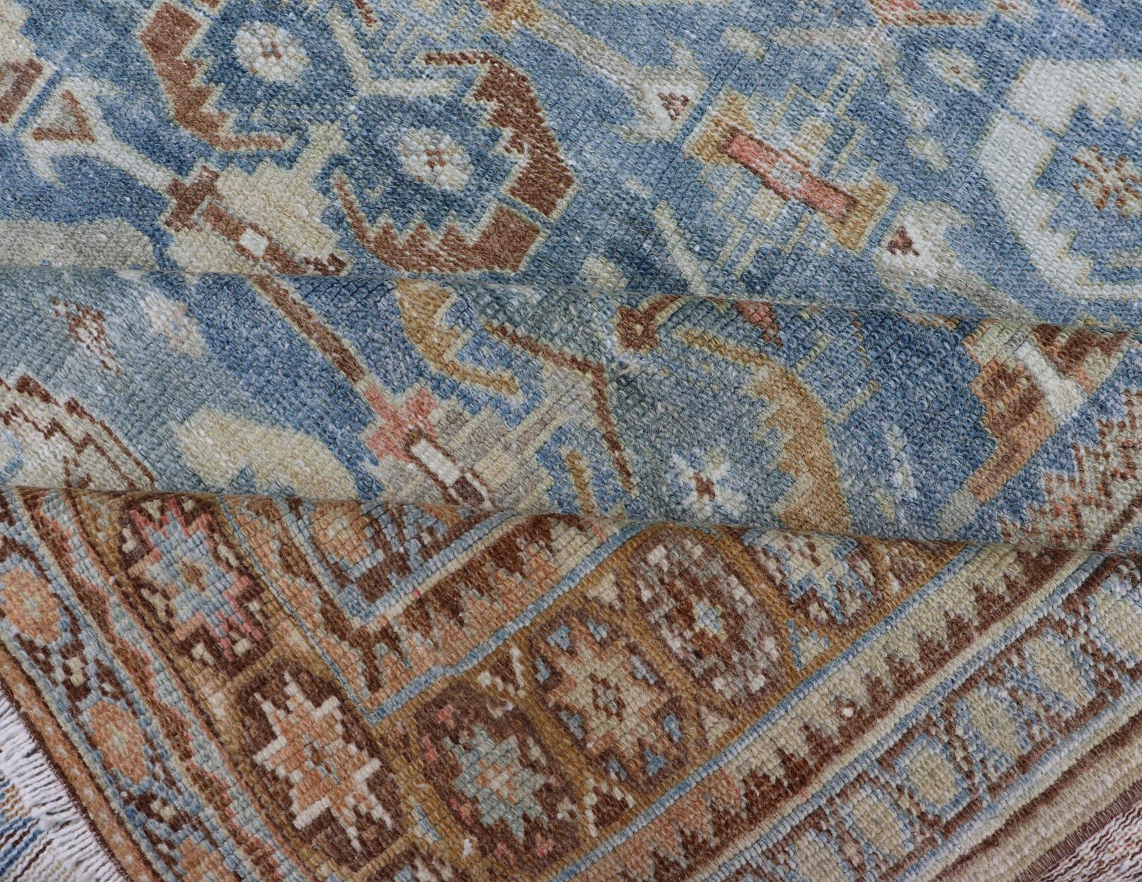 Persischer Galerie- Malayer-Teppich in Hellblau und L. Grün mit geometrischem Design im Angebot 9