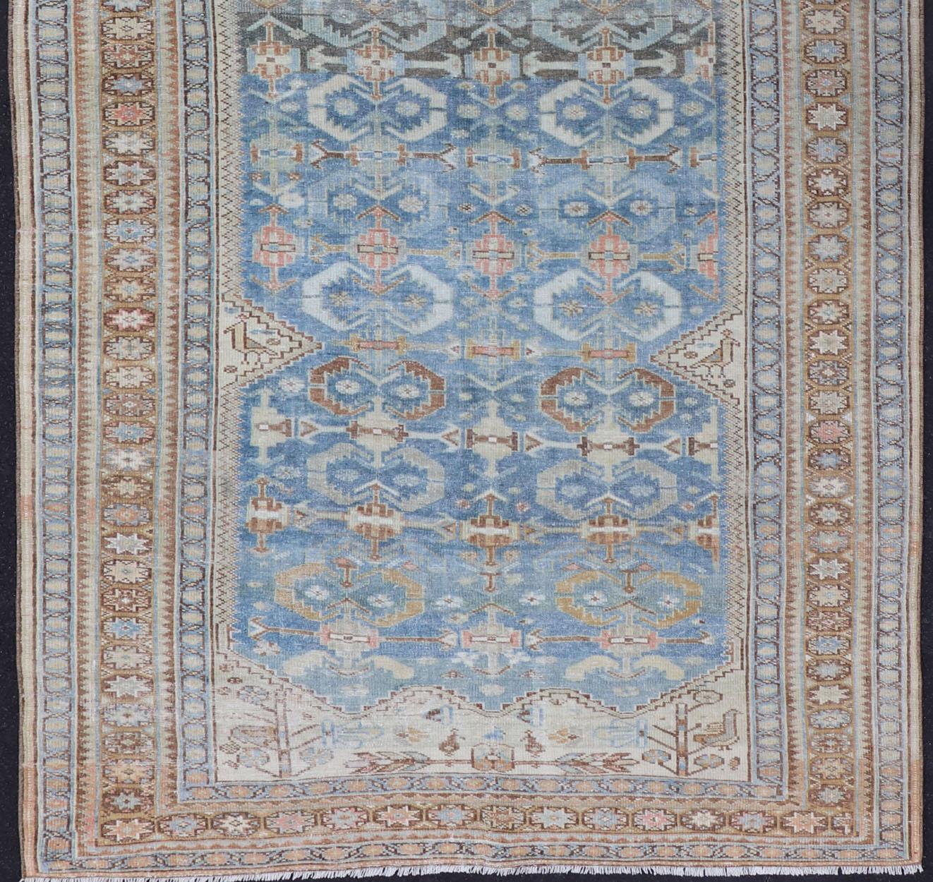 Persischer Galerie- Malayer-Teppich in Hellblau und L. Grün mit geometrischem Design im Zustand „Gut“ im Angebot in Atlanta, GA