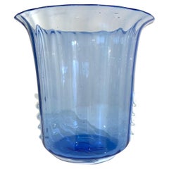 Vase aus hellblauem und weißem Muranoglas