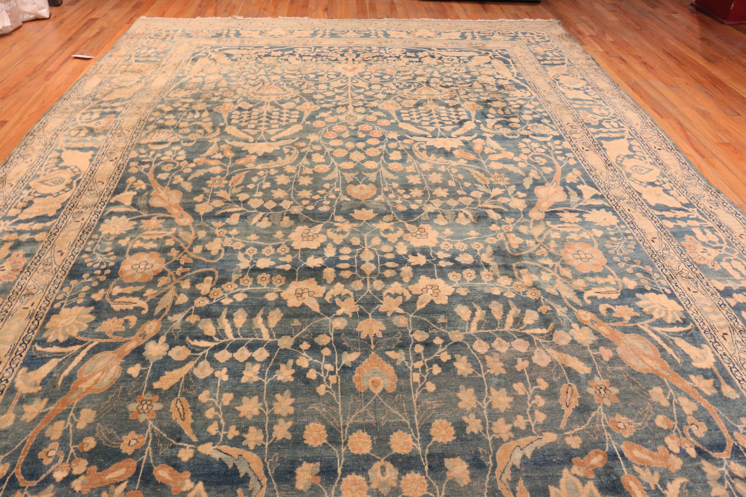 Antique Persian Khorassan Area Rug. 11 ft 4 in x 20 ft 6 in In Good Condition For Sale In New York, NY