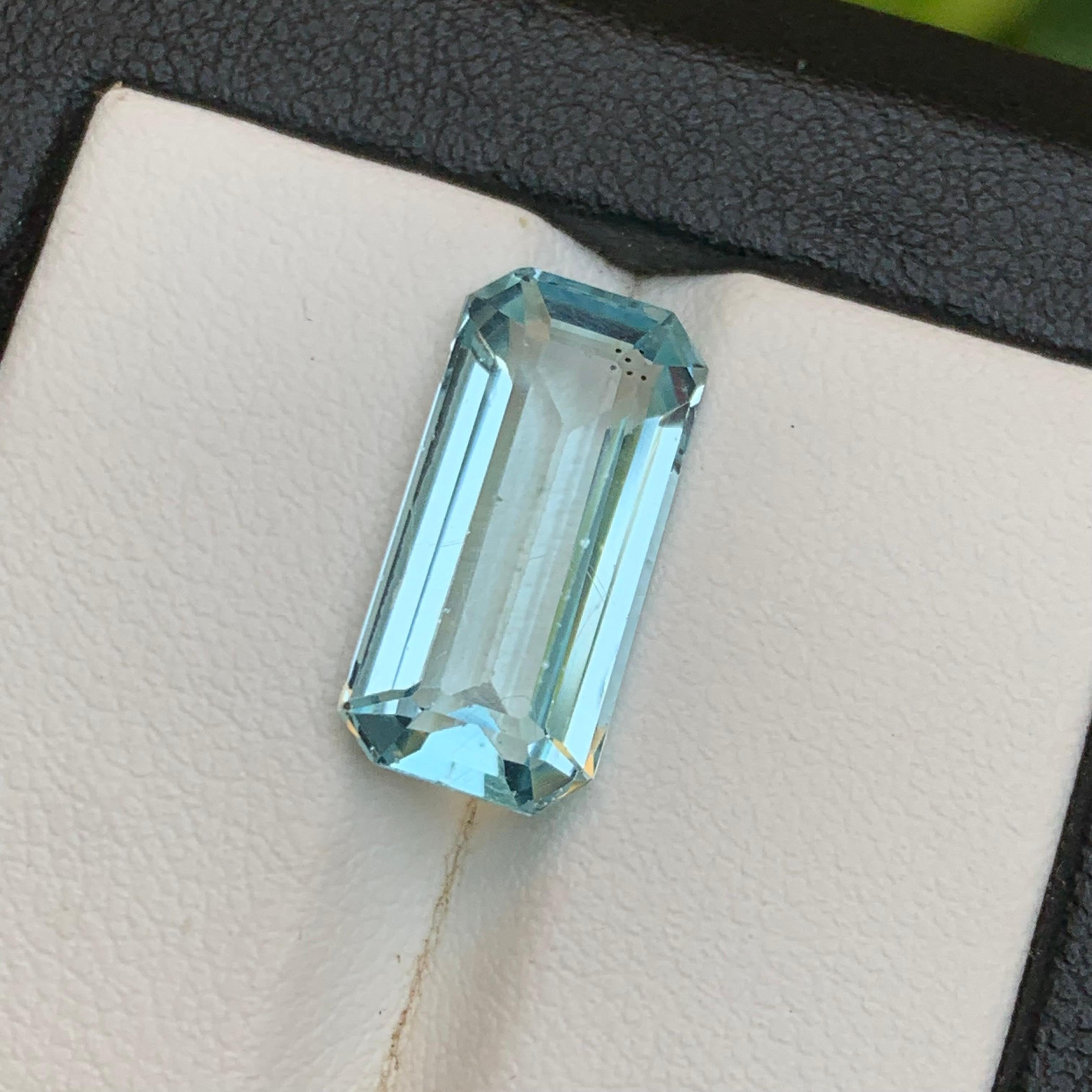 Hellblauer Aquamarin 5,85 Karat Natürlicher loser Edelstein mit Smaragdschliff für Ring im Angebot 7