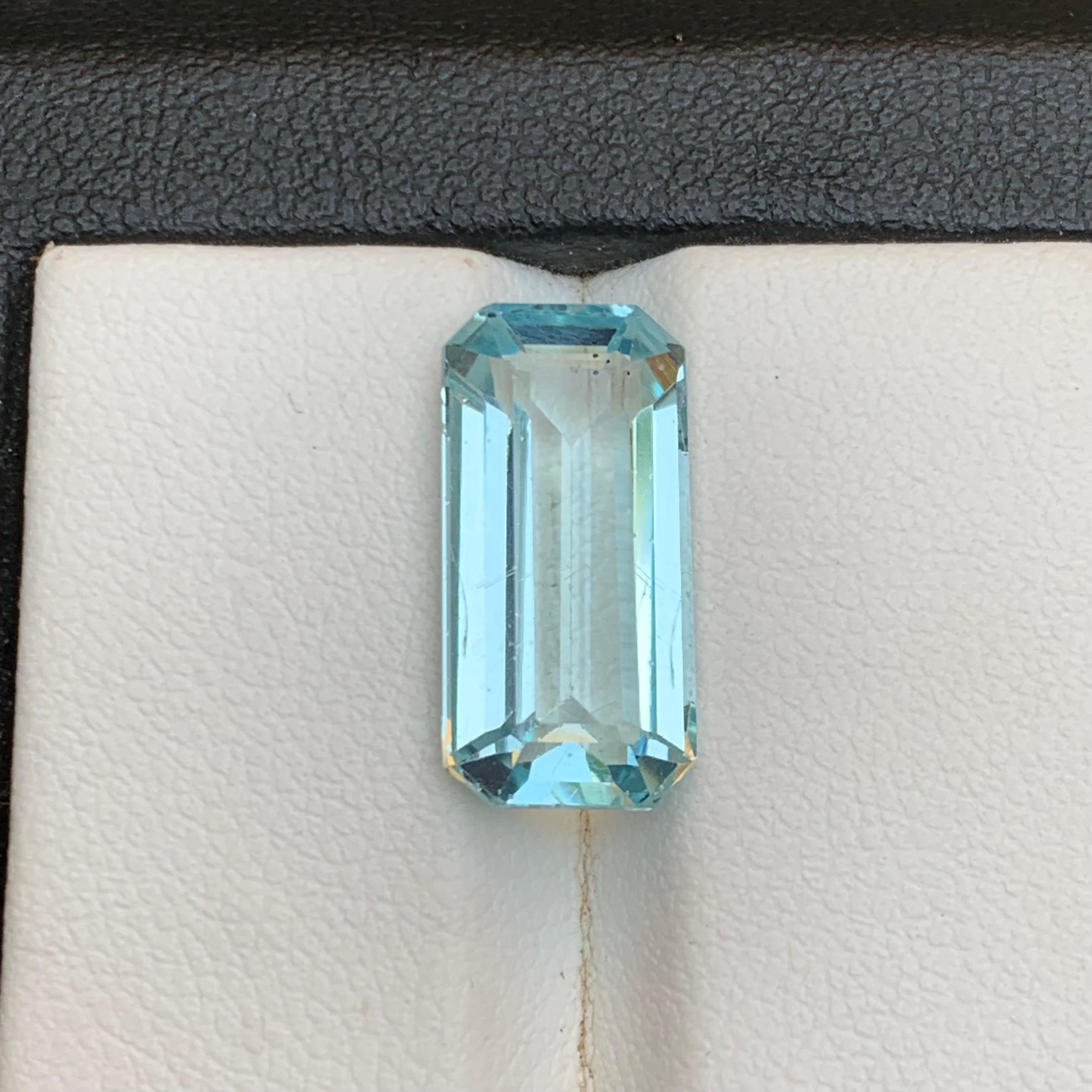 Hellblauer Aquamarin 5,85 Karat Natürlicher loser Edelstein mit Smaragdschliff für Ring im Angebot 8