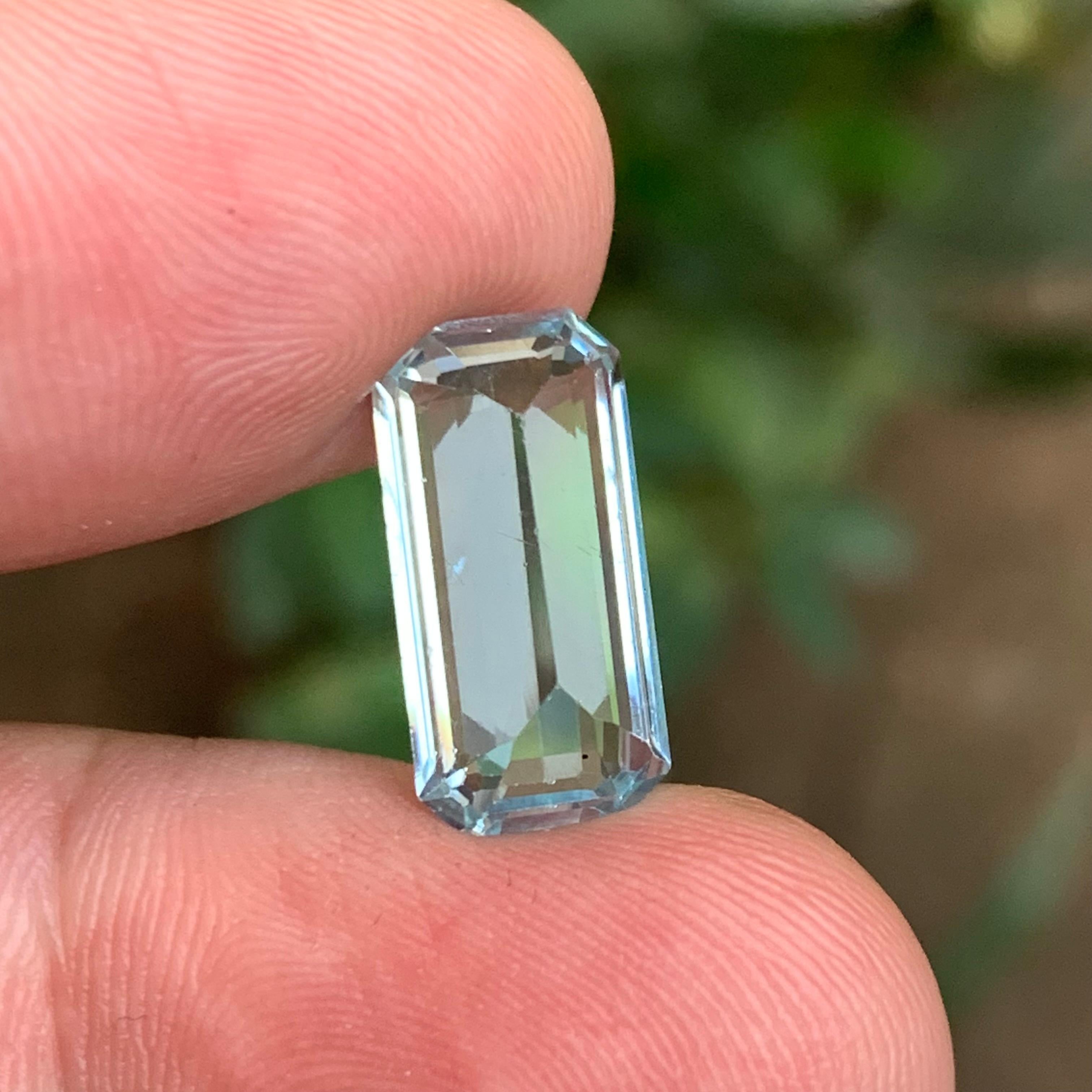 Hellblauer Aquamarin 5,85 Karat Natürlicher loser Edelstein mit Smaragdschliff für Ring im Zustand „Neu“ im Angebot in Peshawar, PK