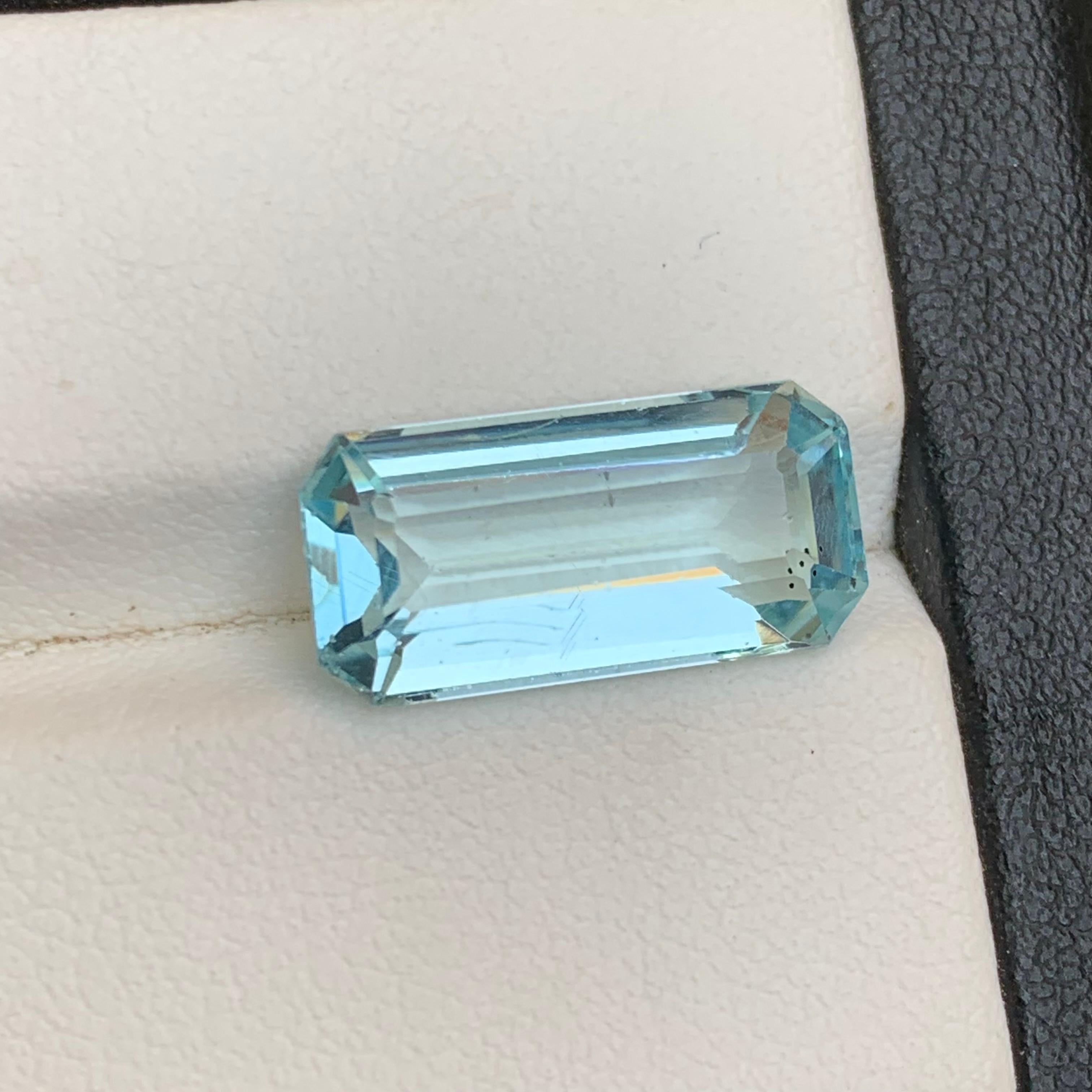 Hellblauer Aquamarin 5,85 Karat Natürlicher loser Edelstein mit Smaragdschliff für Ring für Damen oder Herren im Angebot