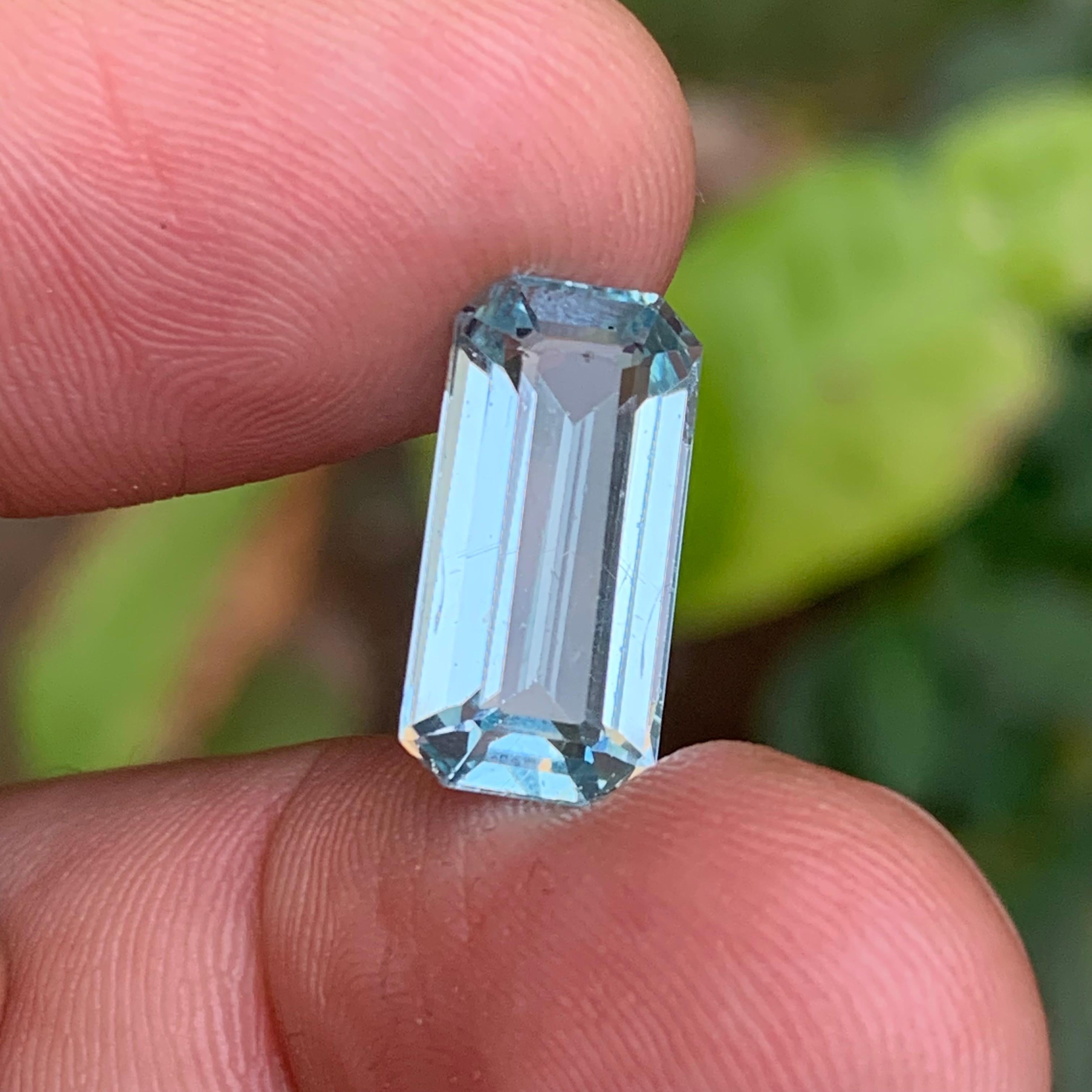 Hellblauer Aquamarin 5,85 Karat Natürlicher loser Edelstein mit Smaragdschliff für Ring im Angebot 4