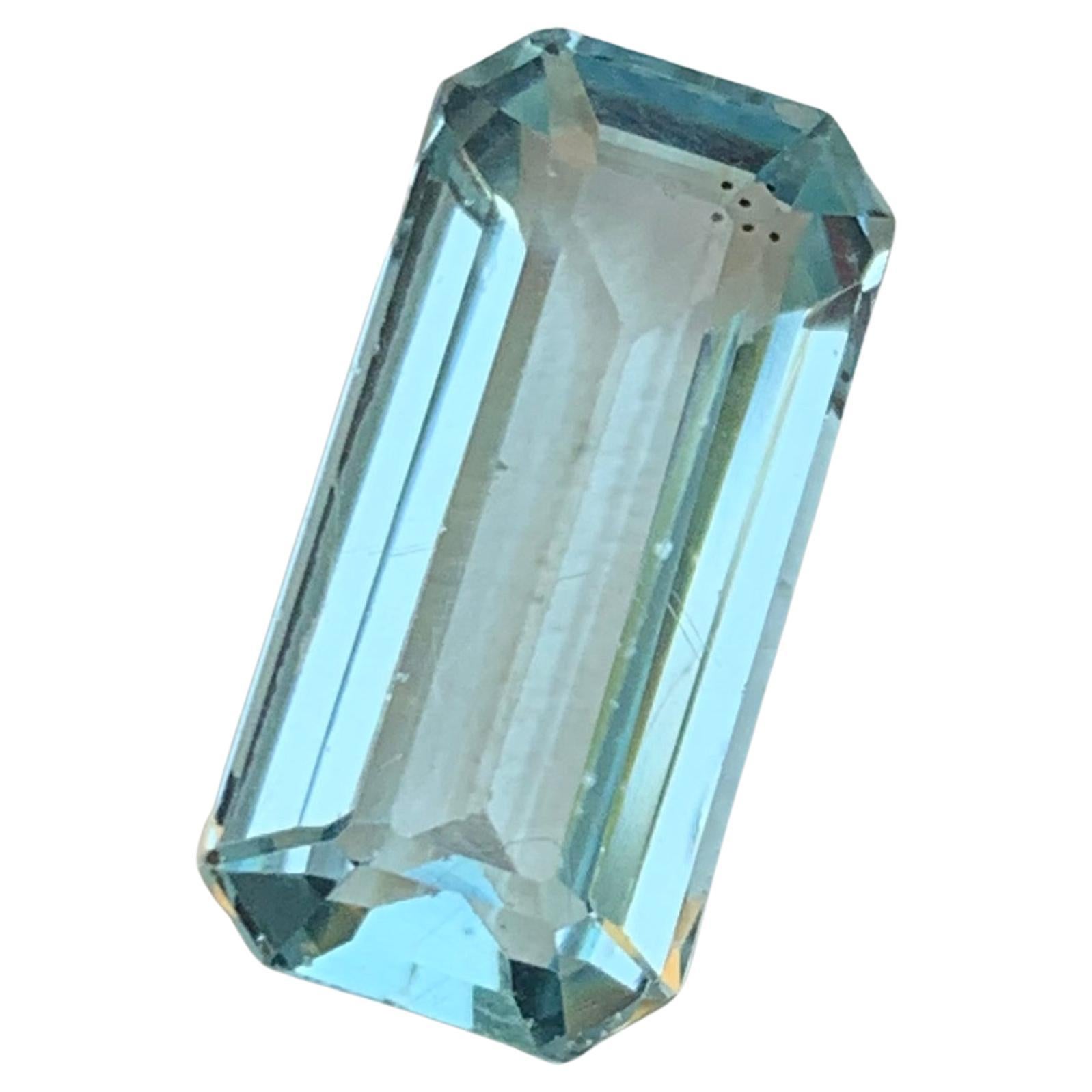 Hellblauer Aquamarin 5,85 Karat Natürlicher loser Edelstein mit Smaragdschliff für Ring im Angebot
