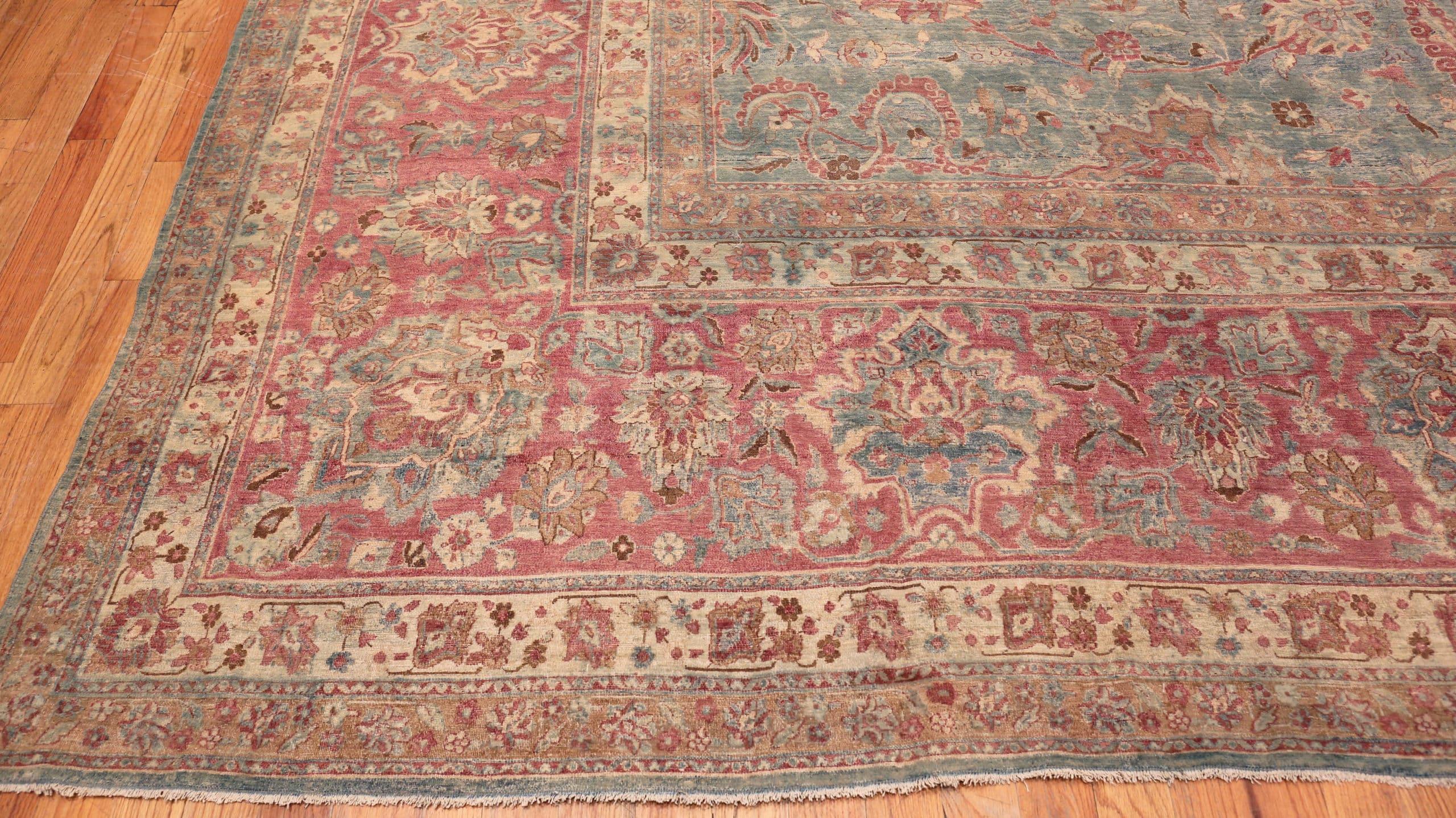 Antique Persian Kerman Rug. Size: 14 ft x 23 ft In Good Condition For Sale In New York, NY