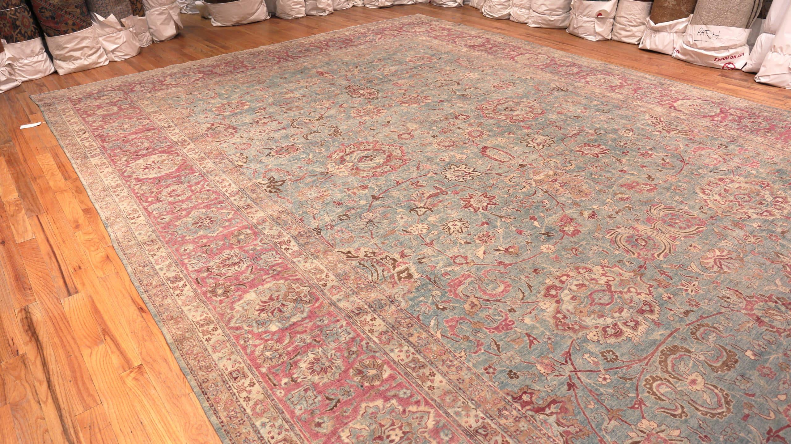 Antique Persian Kerman Rug. Size: 14 ft x 23 ft For Sale 1