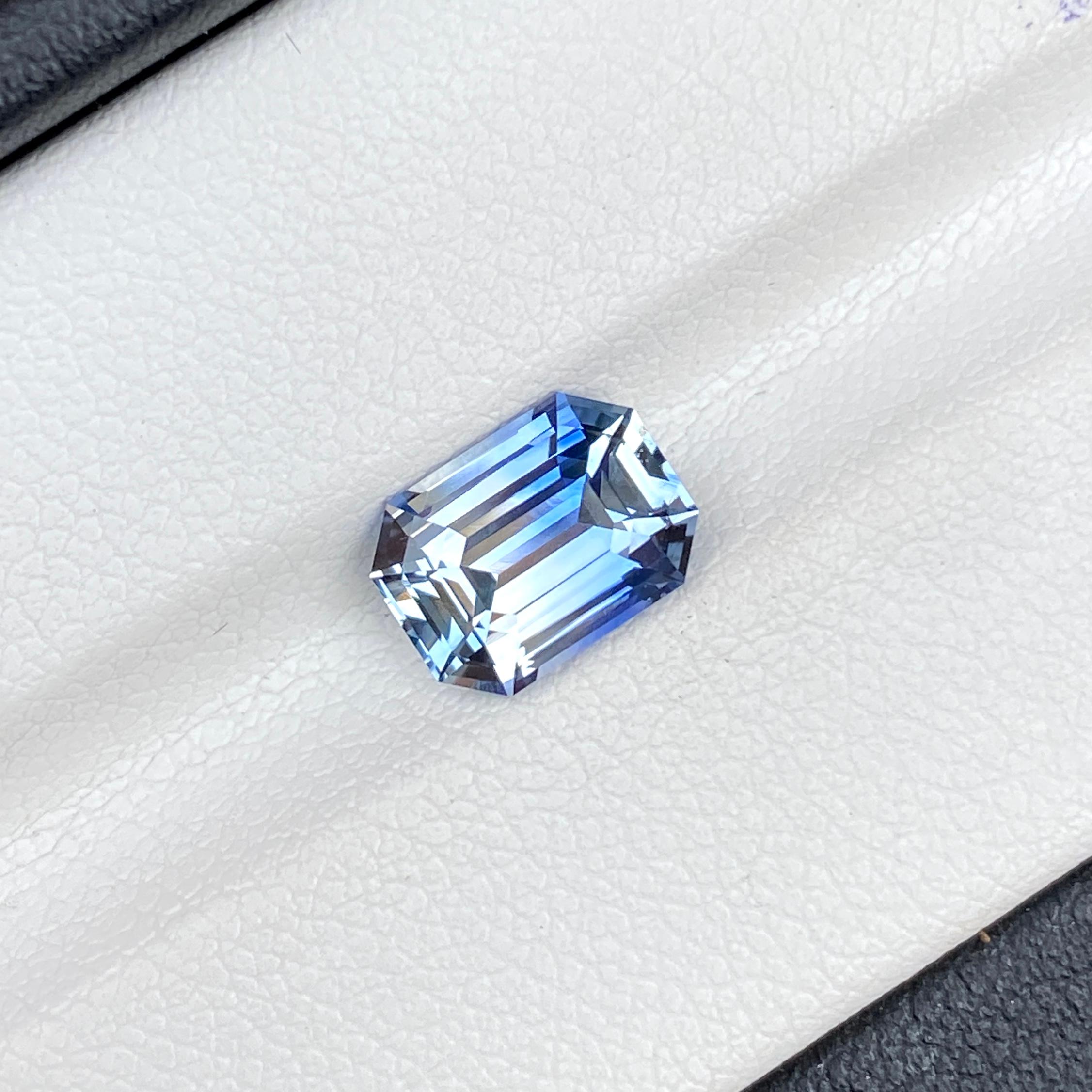 Modern Light Blue Bi-Colour Sapphire 2.49 Ct Emerald Cut Natural Unheated For Sale