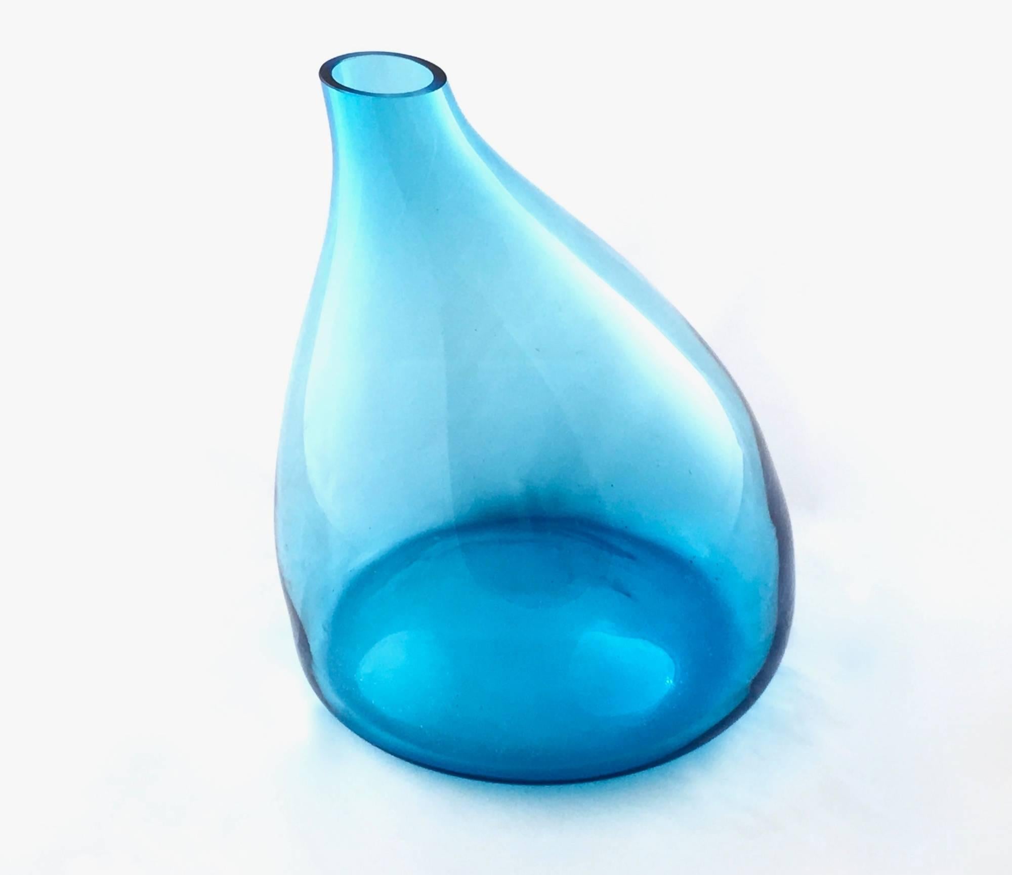 Light Blue Murano Glass Vase in the Style of Toni Zuccheri, Italy, 1970s In Excellent Condition In Bresso, Lombardy