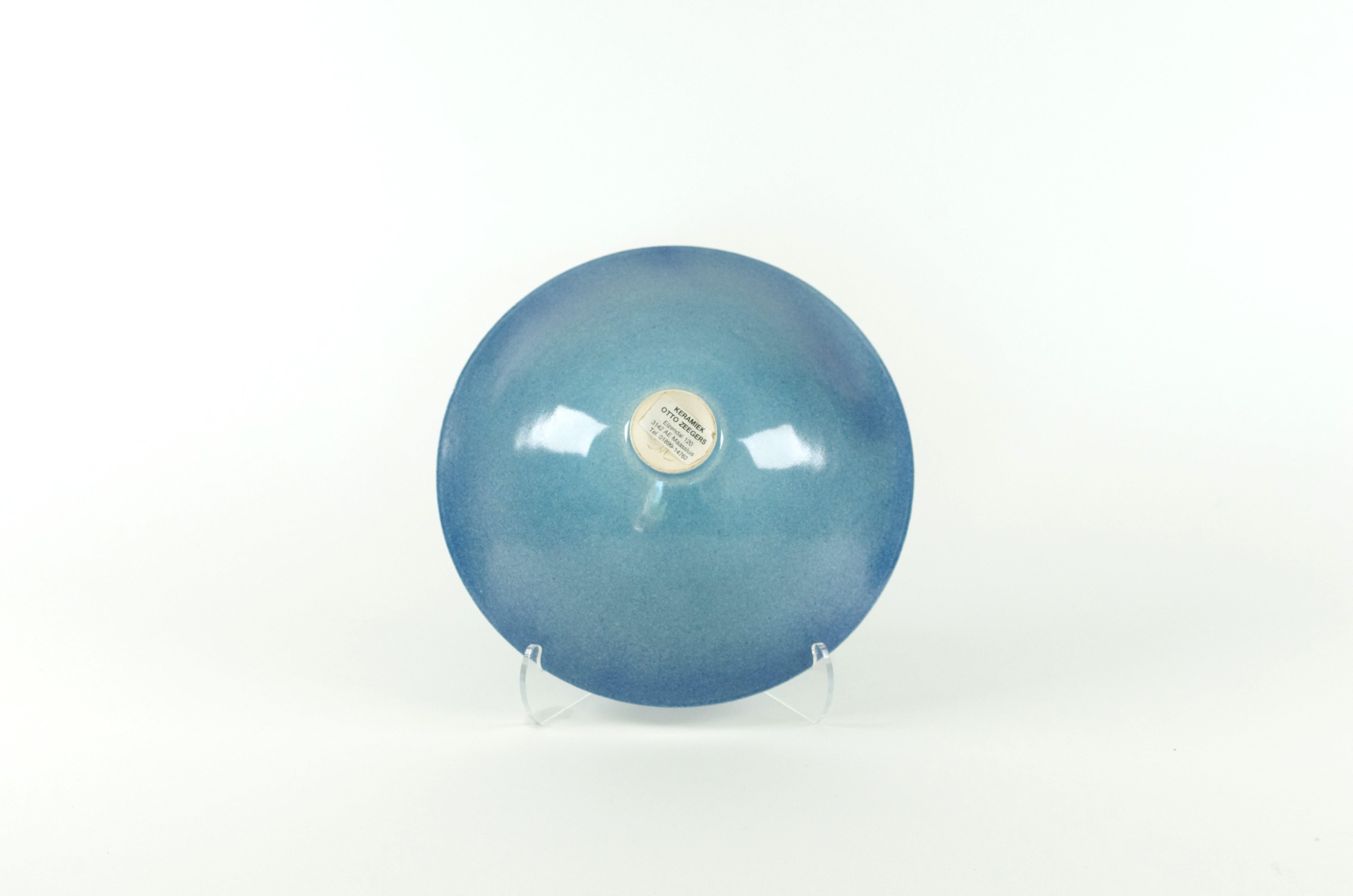 Light blue bowl - Otto Zeegers In Good Condition For Sale In MAASTRICHT, LI