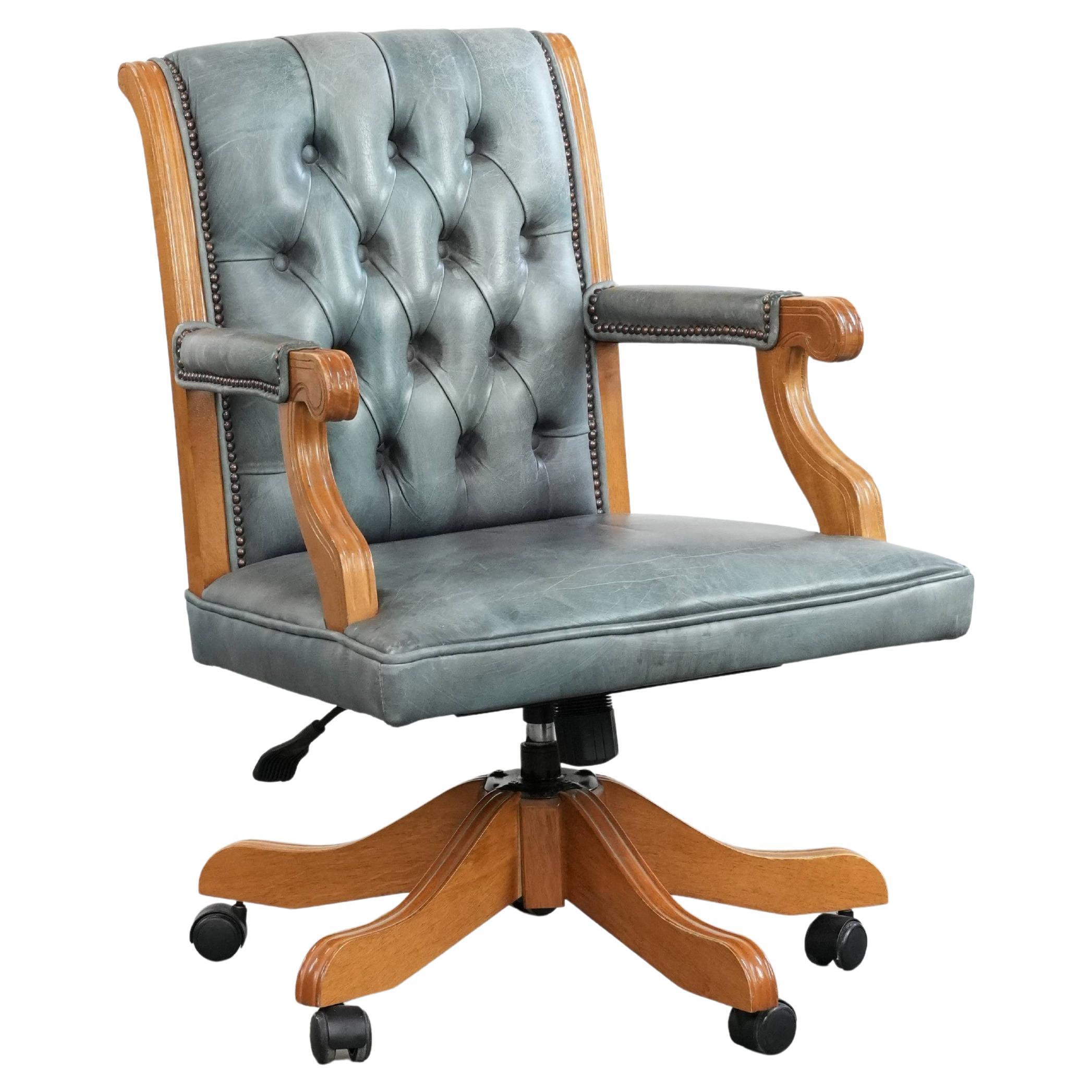 Light blue cow leather classic chesterfield office chair in English style For Sale