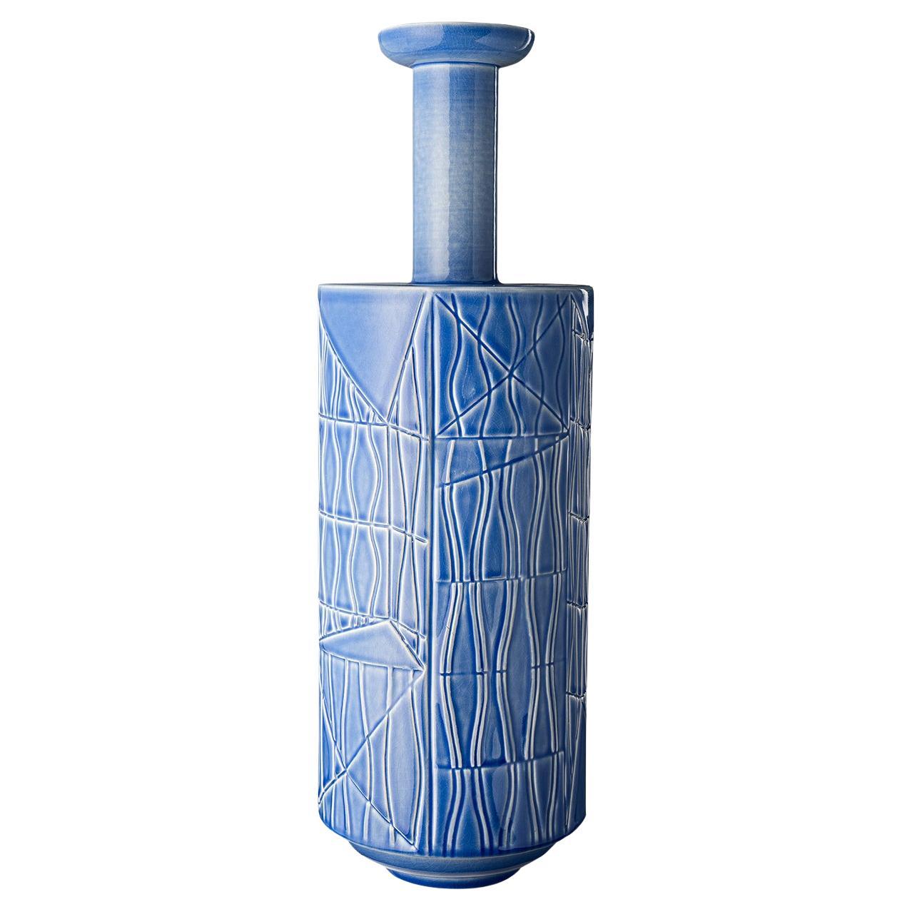 Vase décoratif bleu clair par Bethan Laura Wood en vente