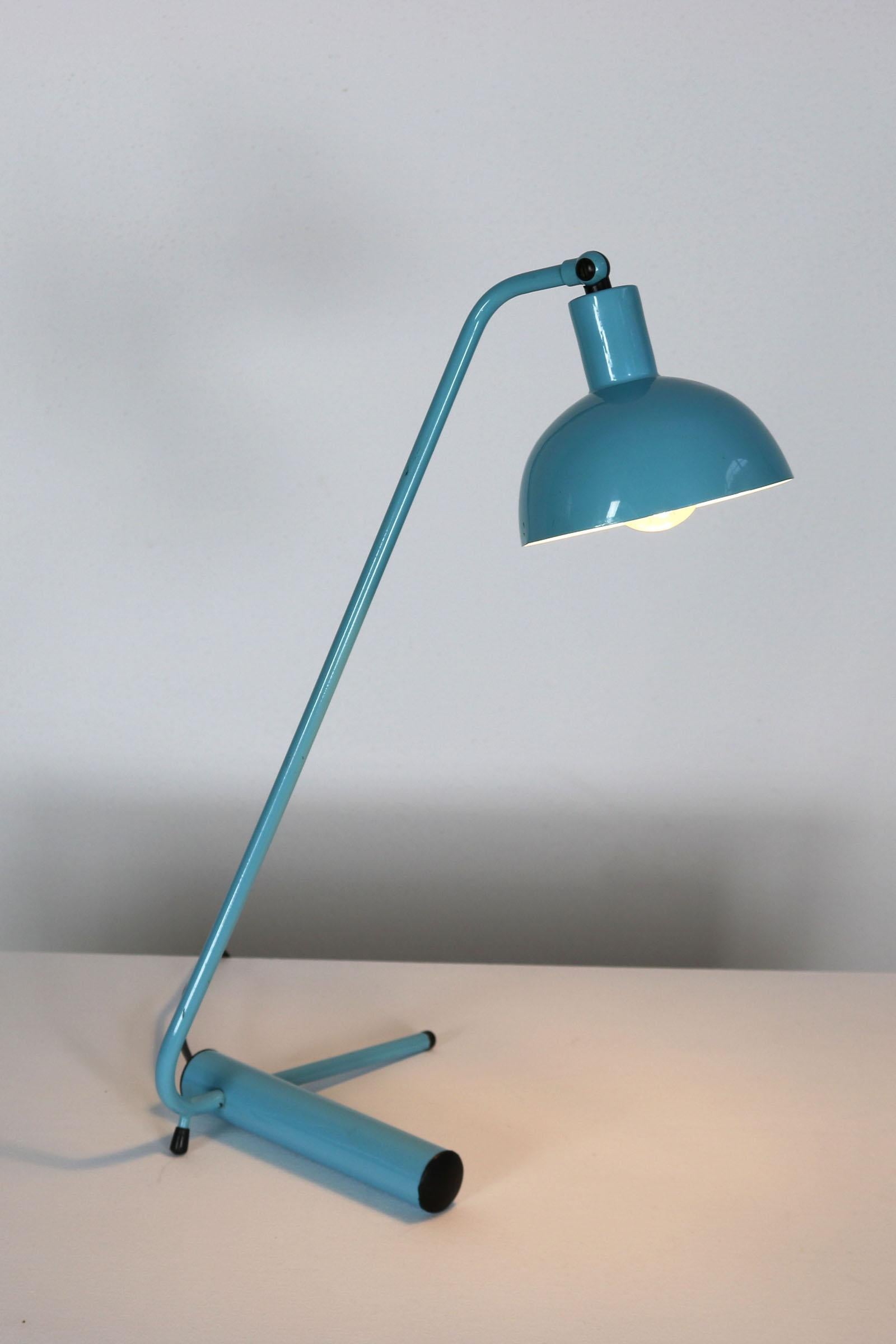 Light blue desk lamp from Italy 1960s. For Sale 2