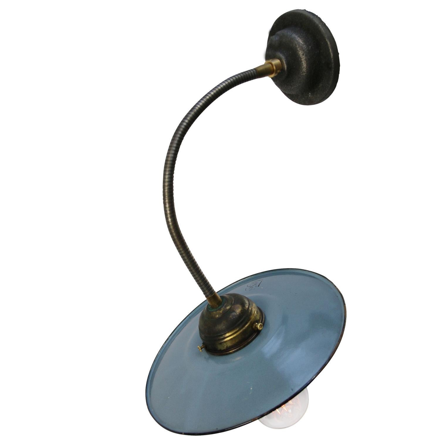 Wall light spot down lighter
Blue enamel shade.
Gooseneck arm adjustable in angle.

Diameter cast iron wall mount 10.5 cm / 4”

Weight: 1.50 kg / 3.3 lb

Priced per individual item. All lamps have been made suitable by international