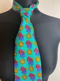 Light blue Gianni Versace Couture patterned tie.