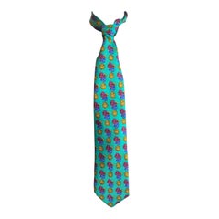 Light blue Gianni Versace Couture patterned tie.