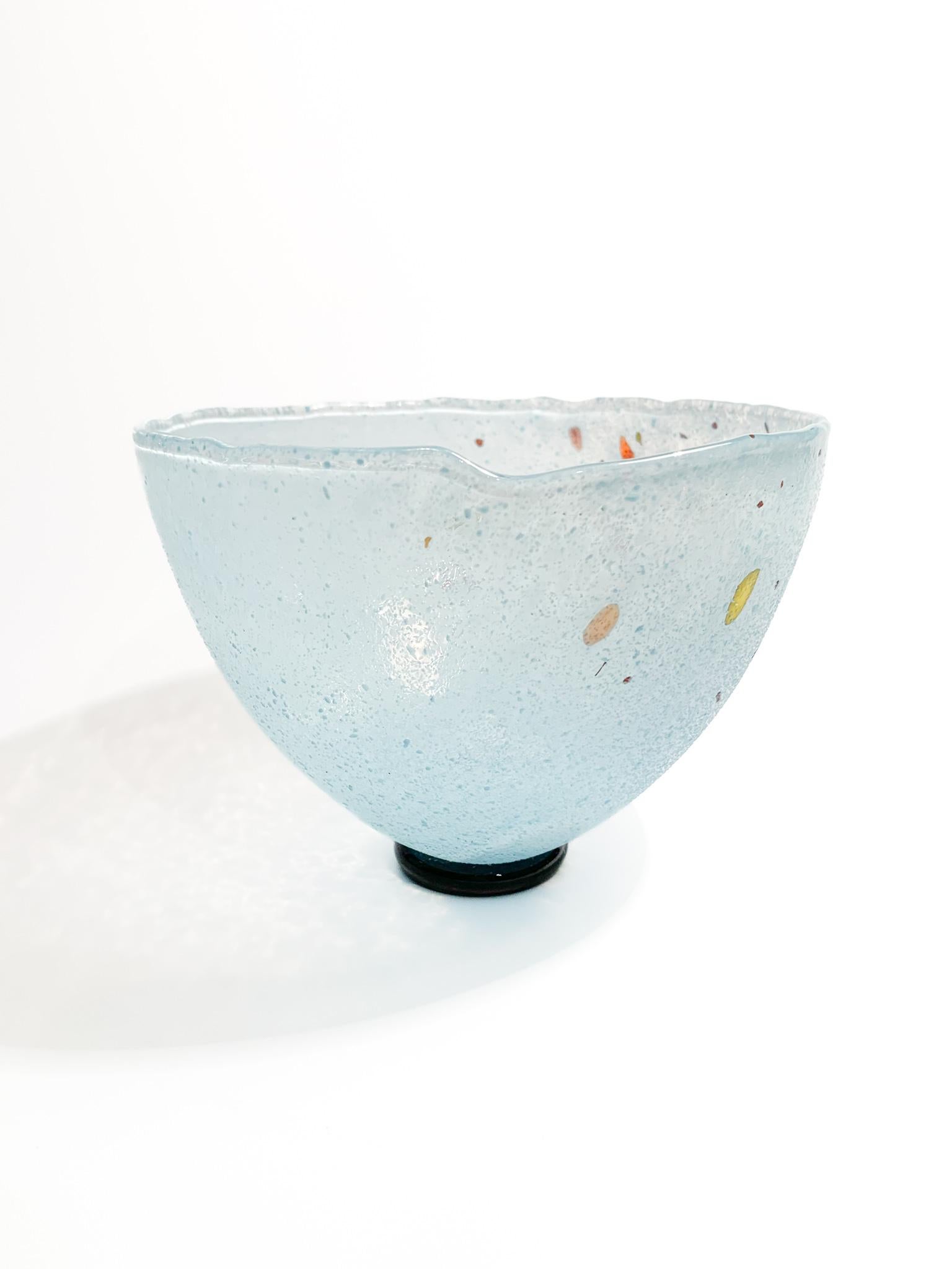 Light blue glass bowl by Kosta Soda, made by Bertil Vallien in the 1990s

Ø 16 cm h 12 cm