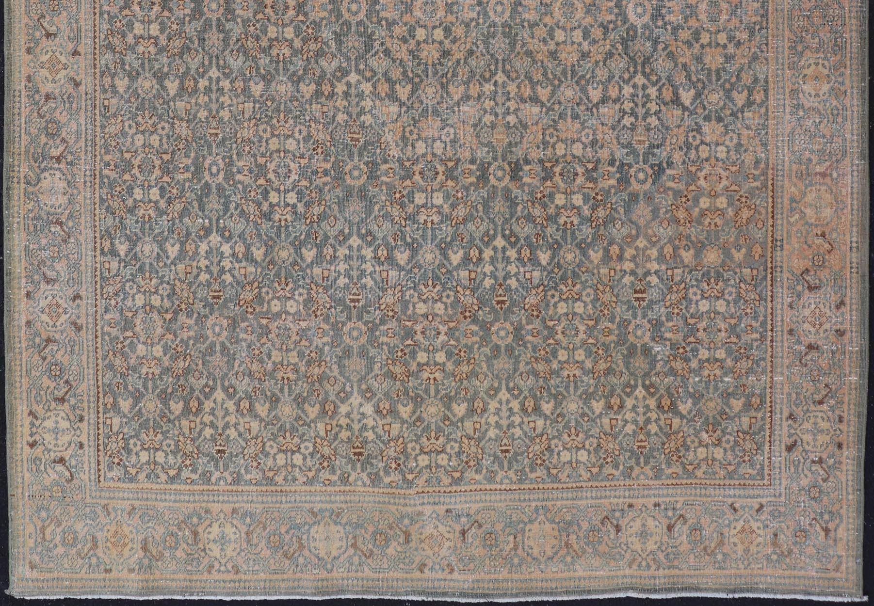 Tapis persan ancien de Tabriz à fond bleu clair/gris avec motif Herati en vente 6