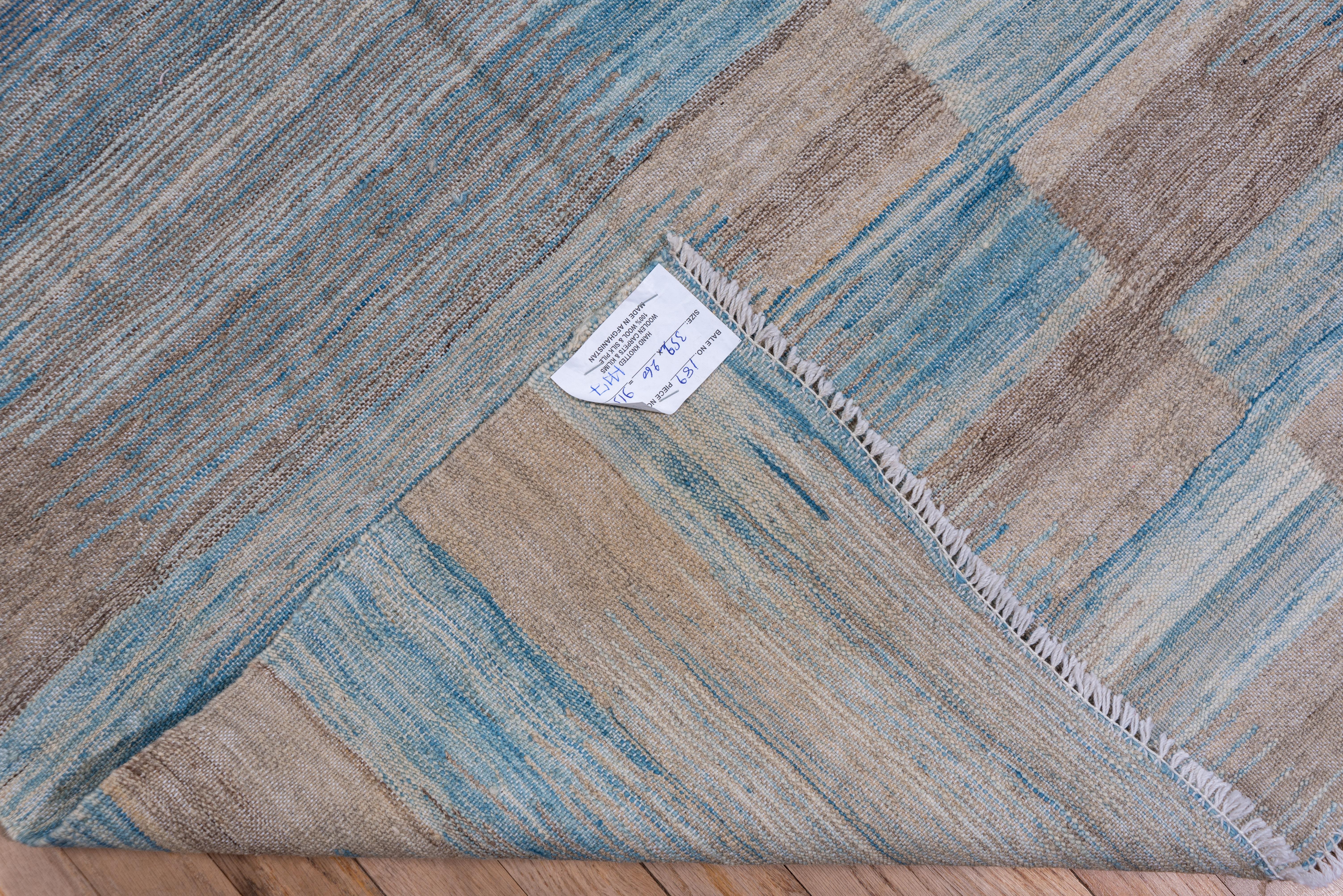 Flachgewebter Teppich in Hellblau & Grau im skandinavischen Design im Zustand „Hervorragend“ im Angebot in New York, NY